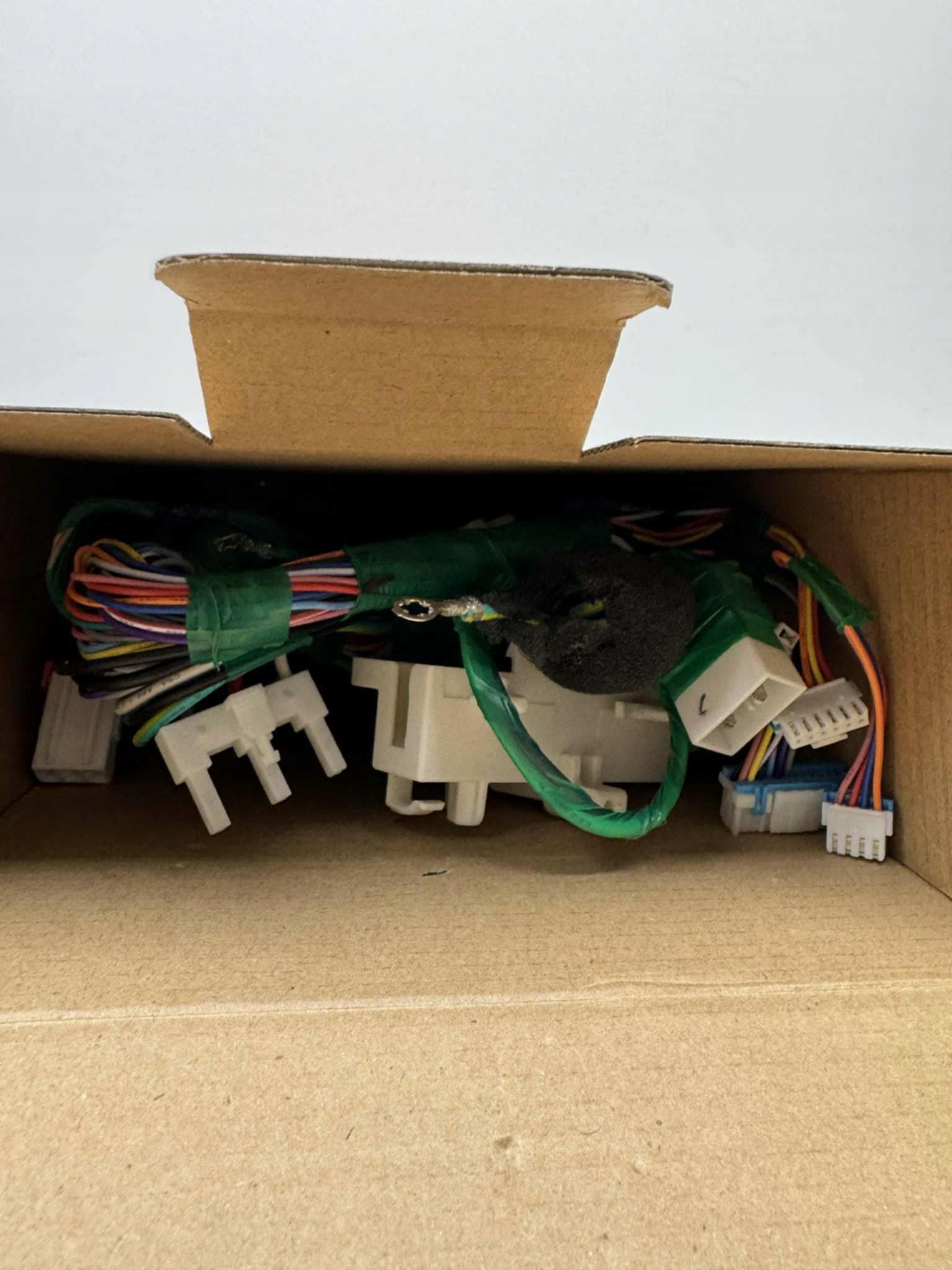 Samsung DC93-00894B – wiązka przewodów bębna do pralko-suszarki WD90T654AB