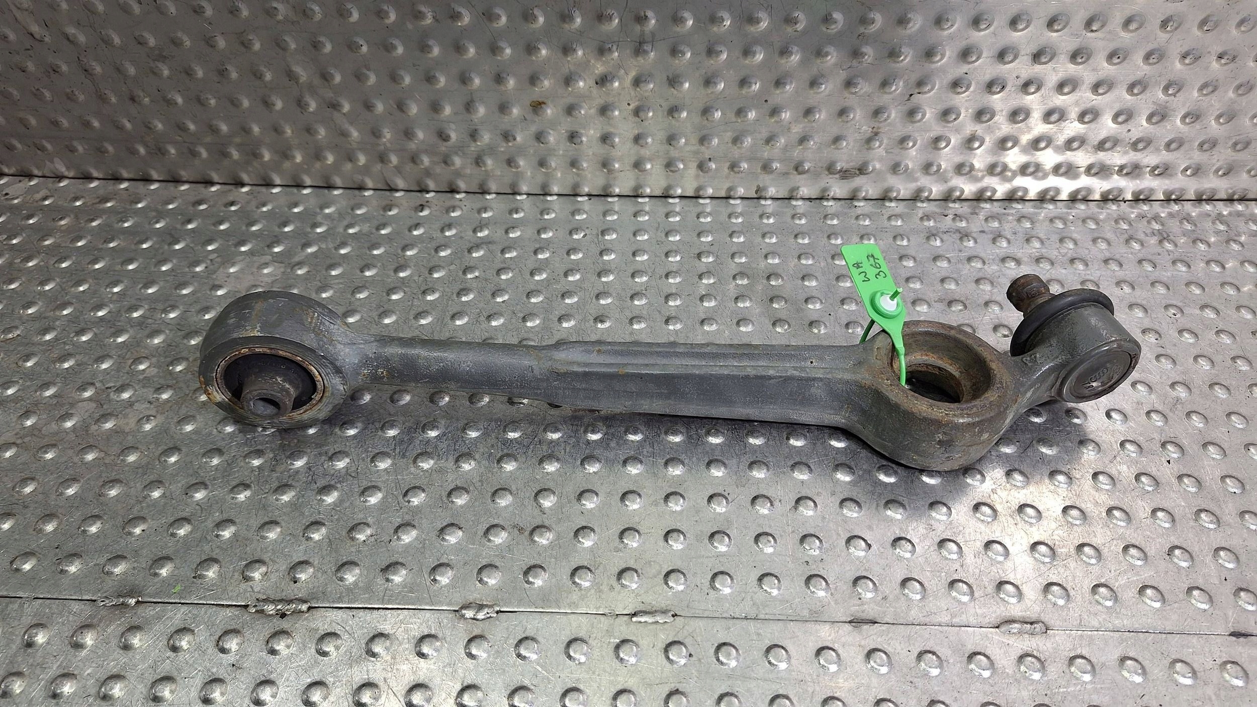 arm left front 441407151C AUDI V8 D11