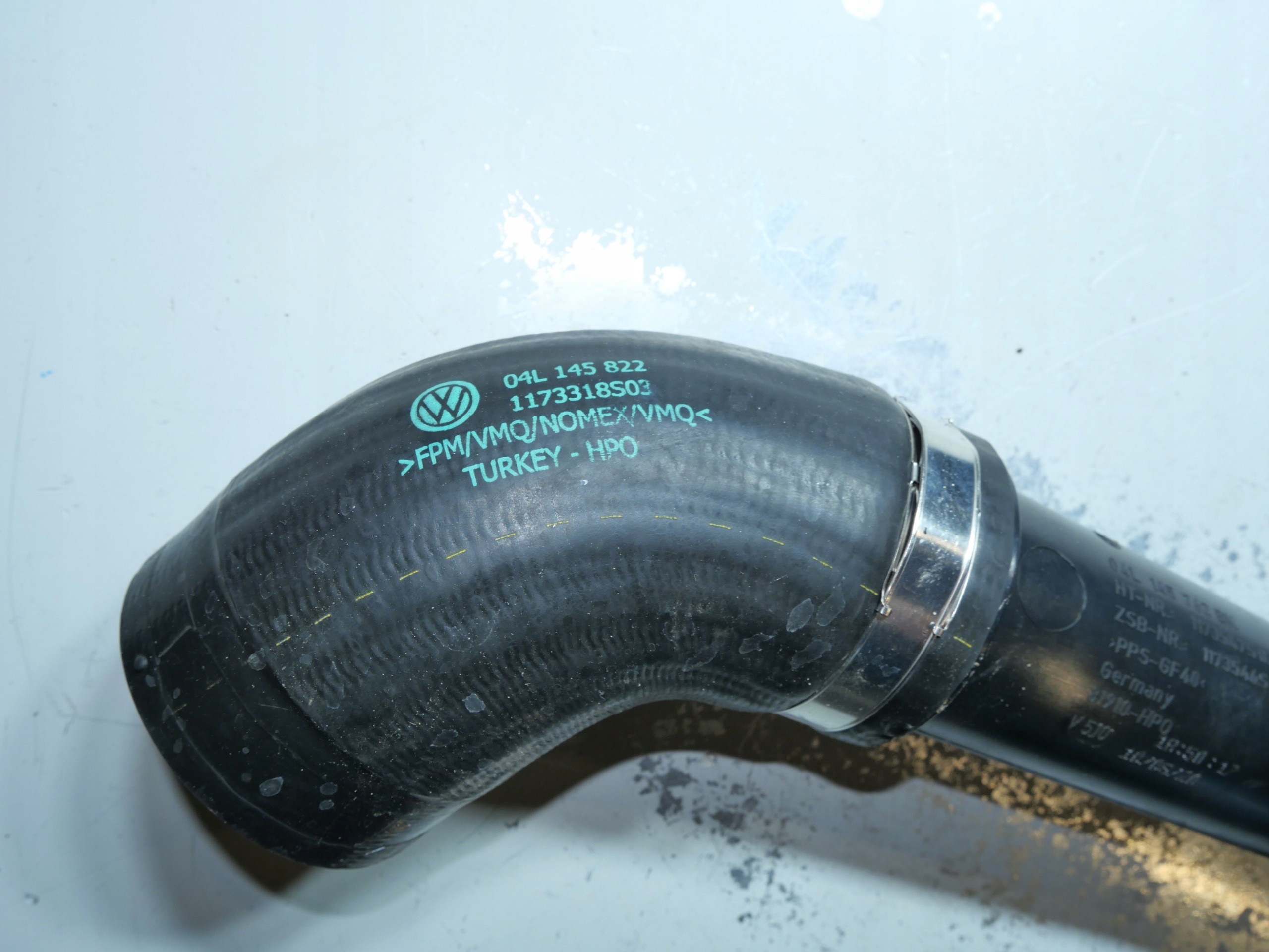 trouba intercoolera VW T6 04L145762BK
