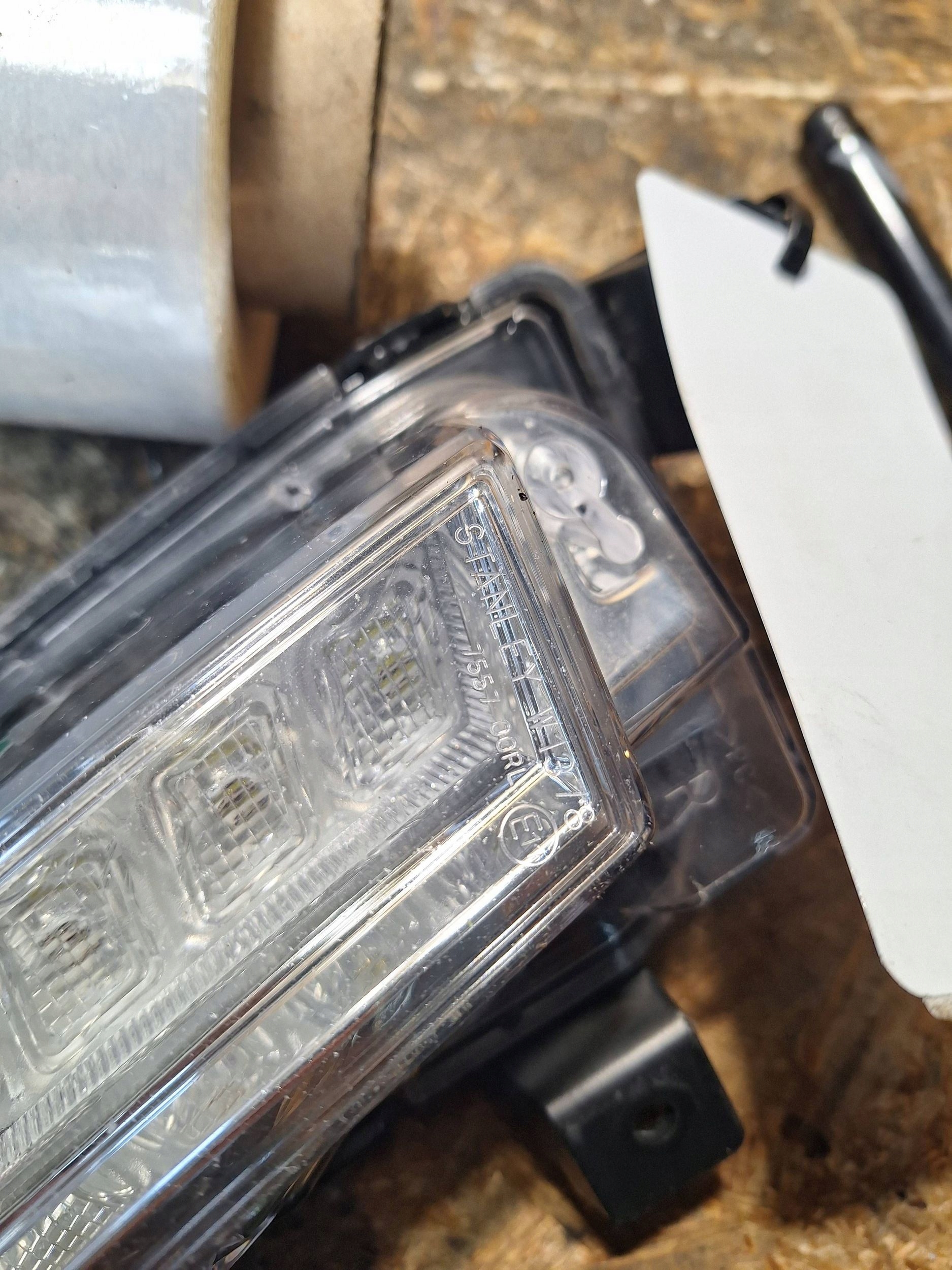 Nebelscheinwerfer links SUZUKI VITARA II LIFT 17- DRL LED