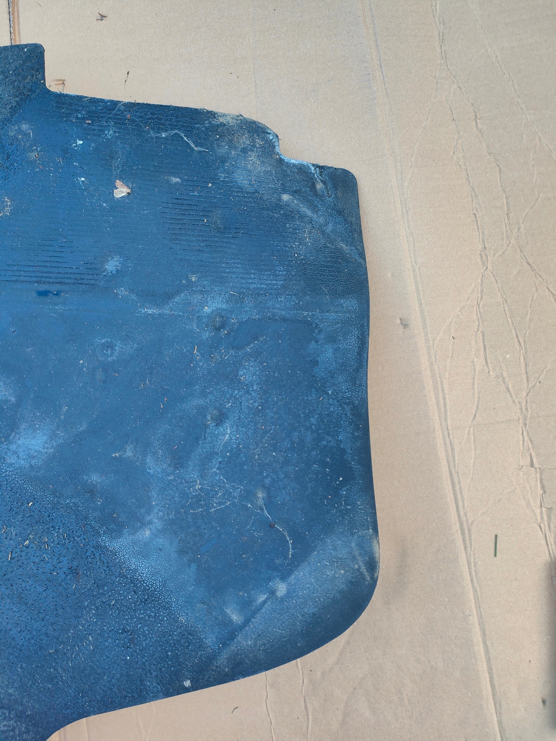 mats floor front front Mercedes W124 pianka left 1246803425