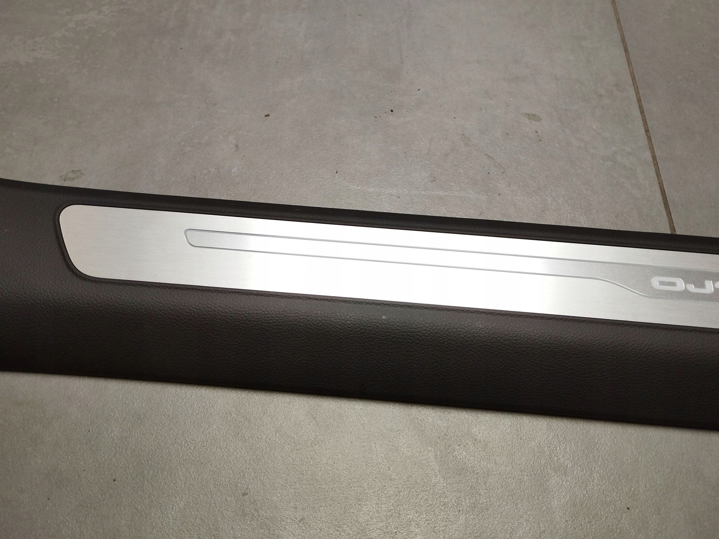 Audi A8 D4 4H kryt PRAHU pravá LED 4H1867272L