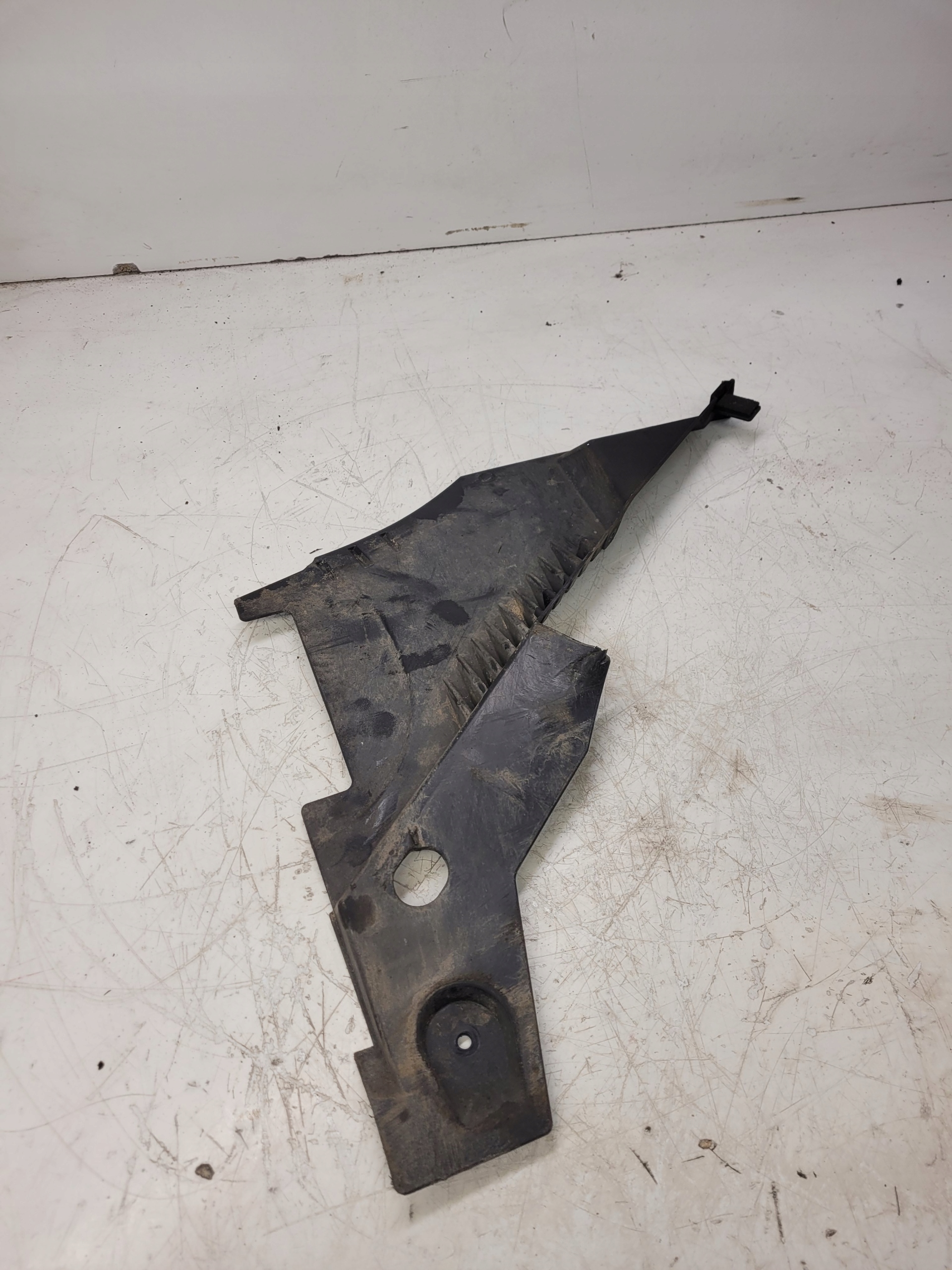 cover chassis right AUDI A3 8P CABRIO 8P7825208R