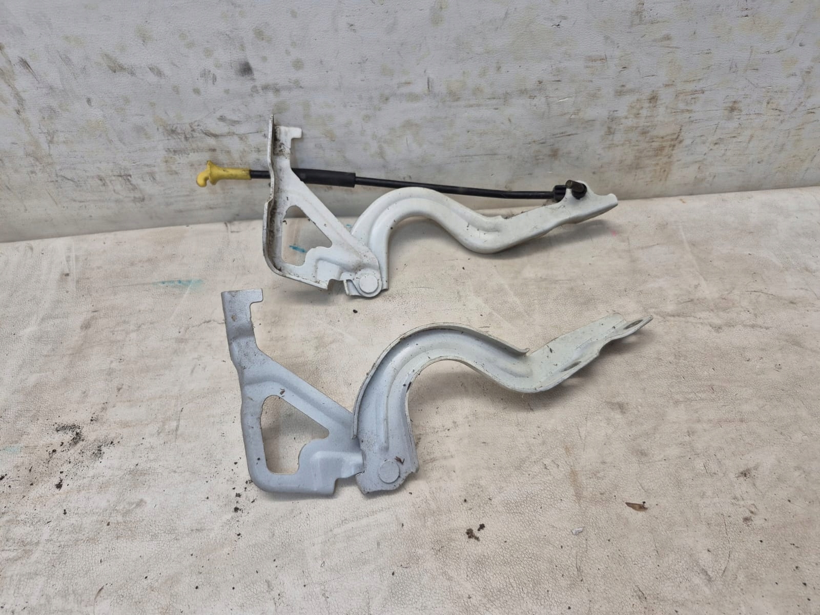 HYUNDAI I10 II 13- hinge bonnets right left KOMPLET BIALE