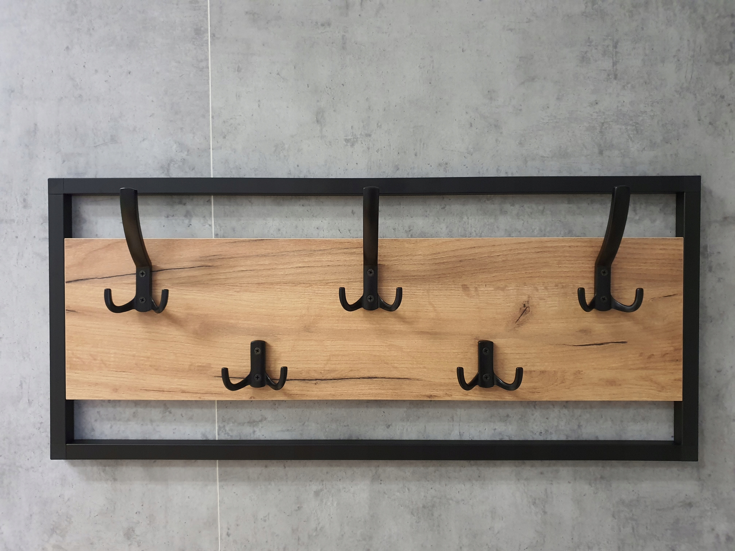 WIESZAK FAMILY LOFT W RAMIE 800x350 płyta dąb Marka Alu Cube