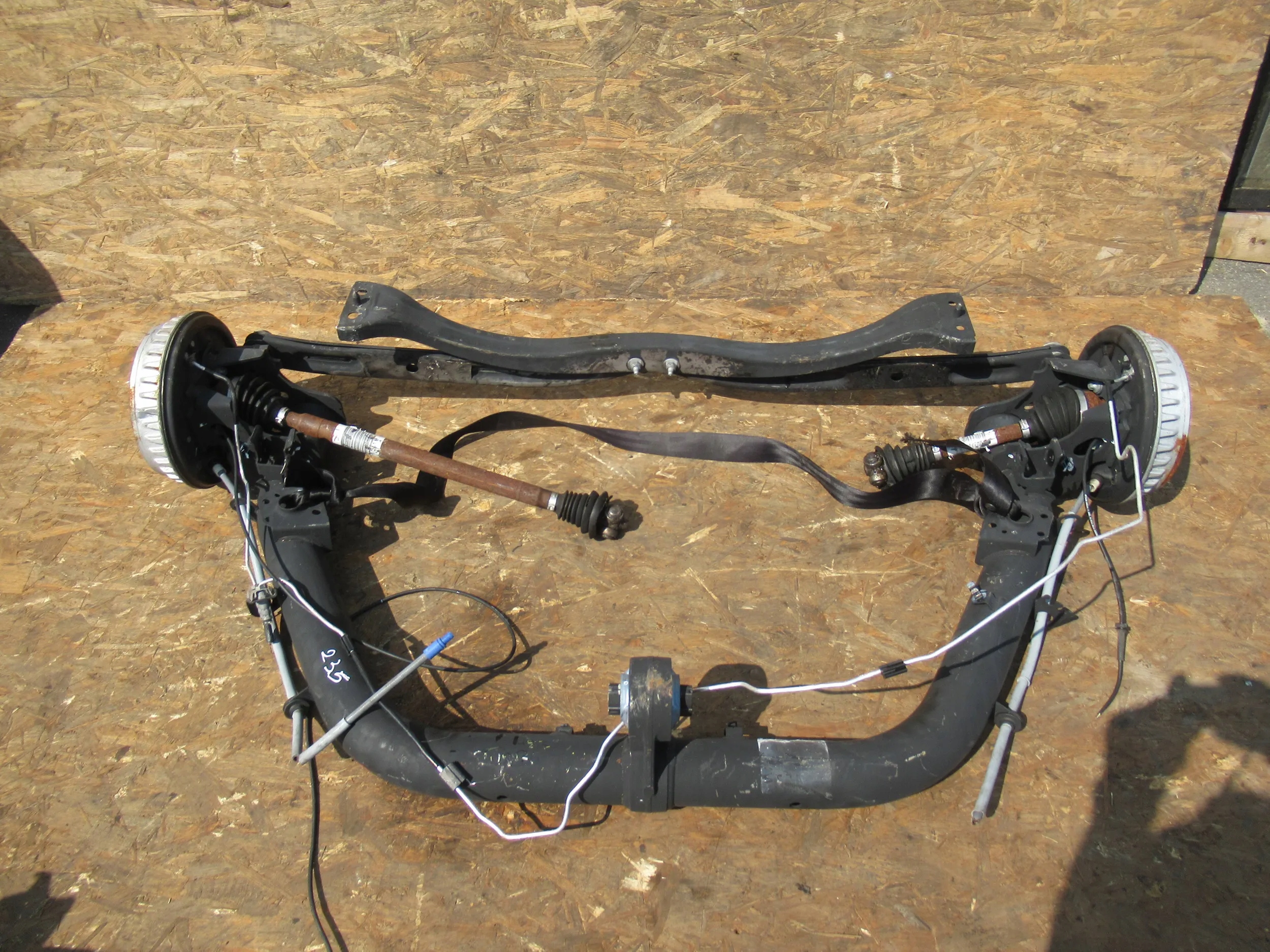 Oś tył Renault Twingo III