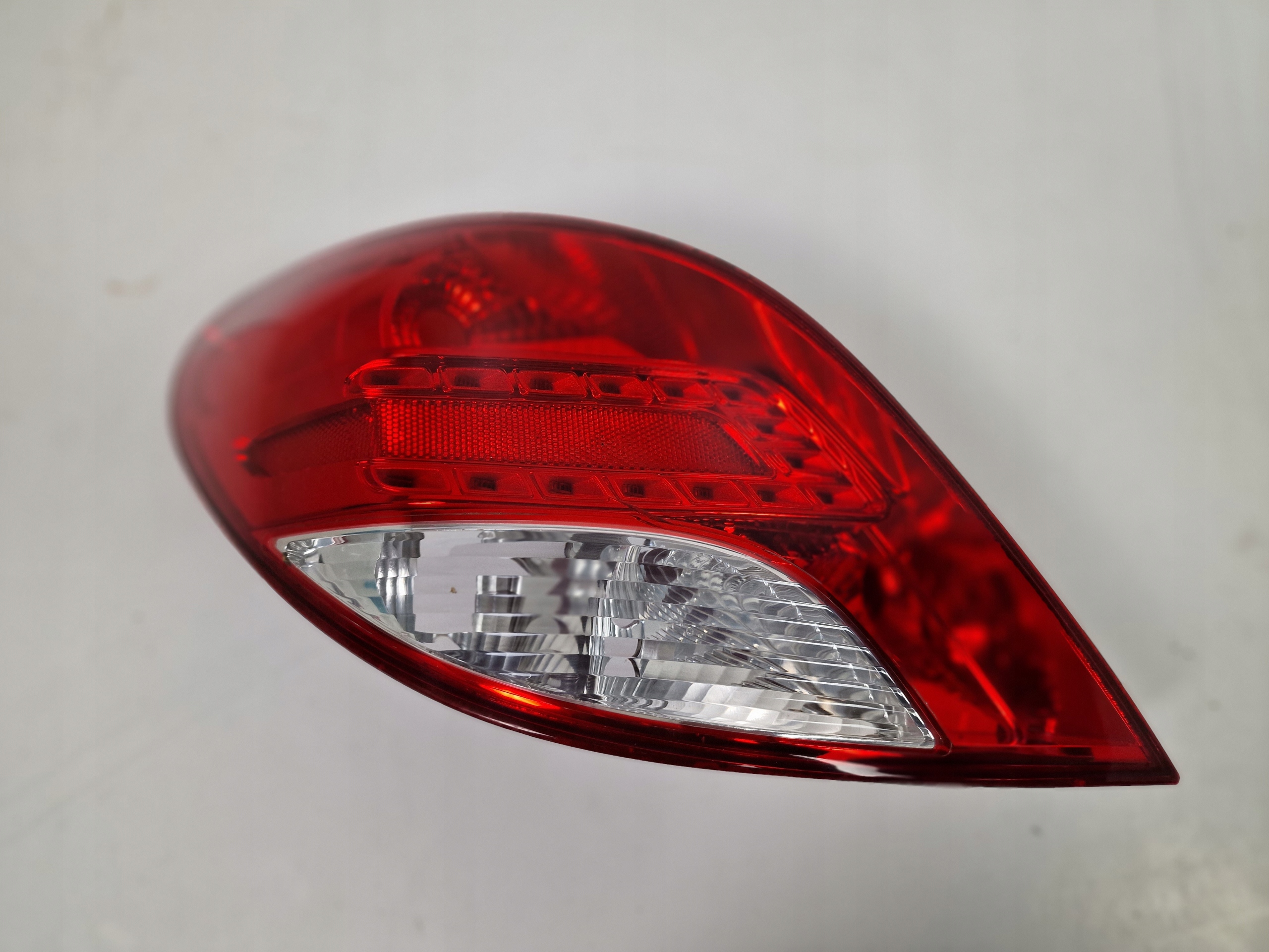 PEUGEOT 207 LIFT LAMPA TYŁ LEWA ORG. ŁADNA LED