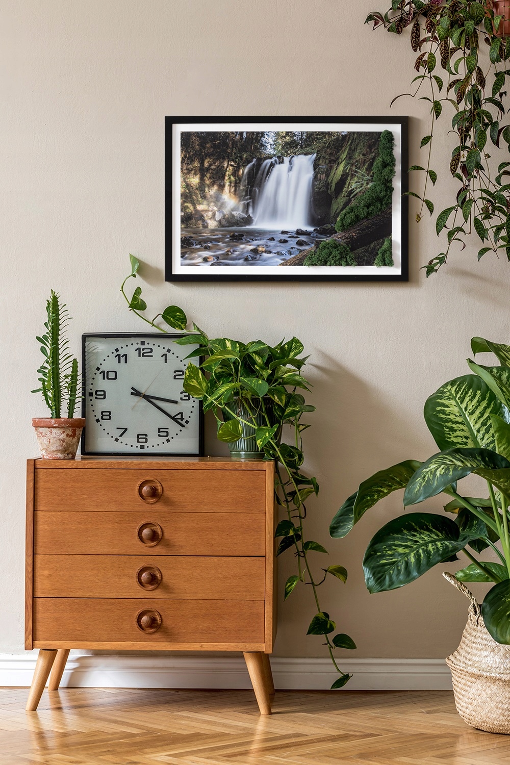 Obraz z mchem Wodospad otoczony drzewami 60x40 Rodzaj mech chrobotek