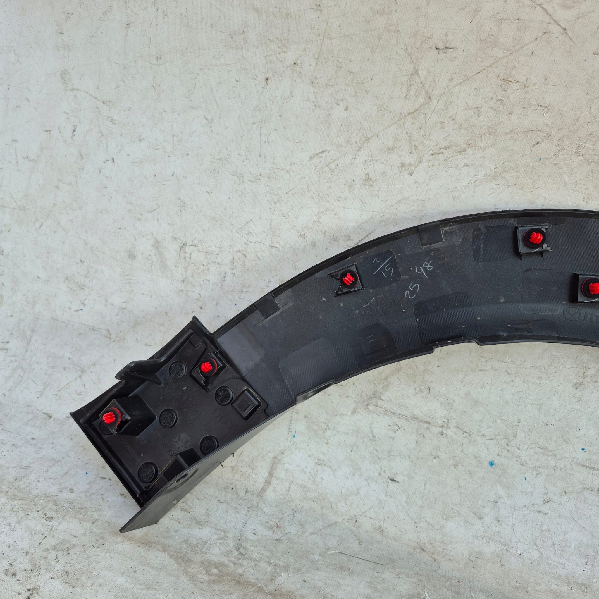 MAZDA CX-30 19-> moulding cap left front