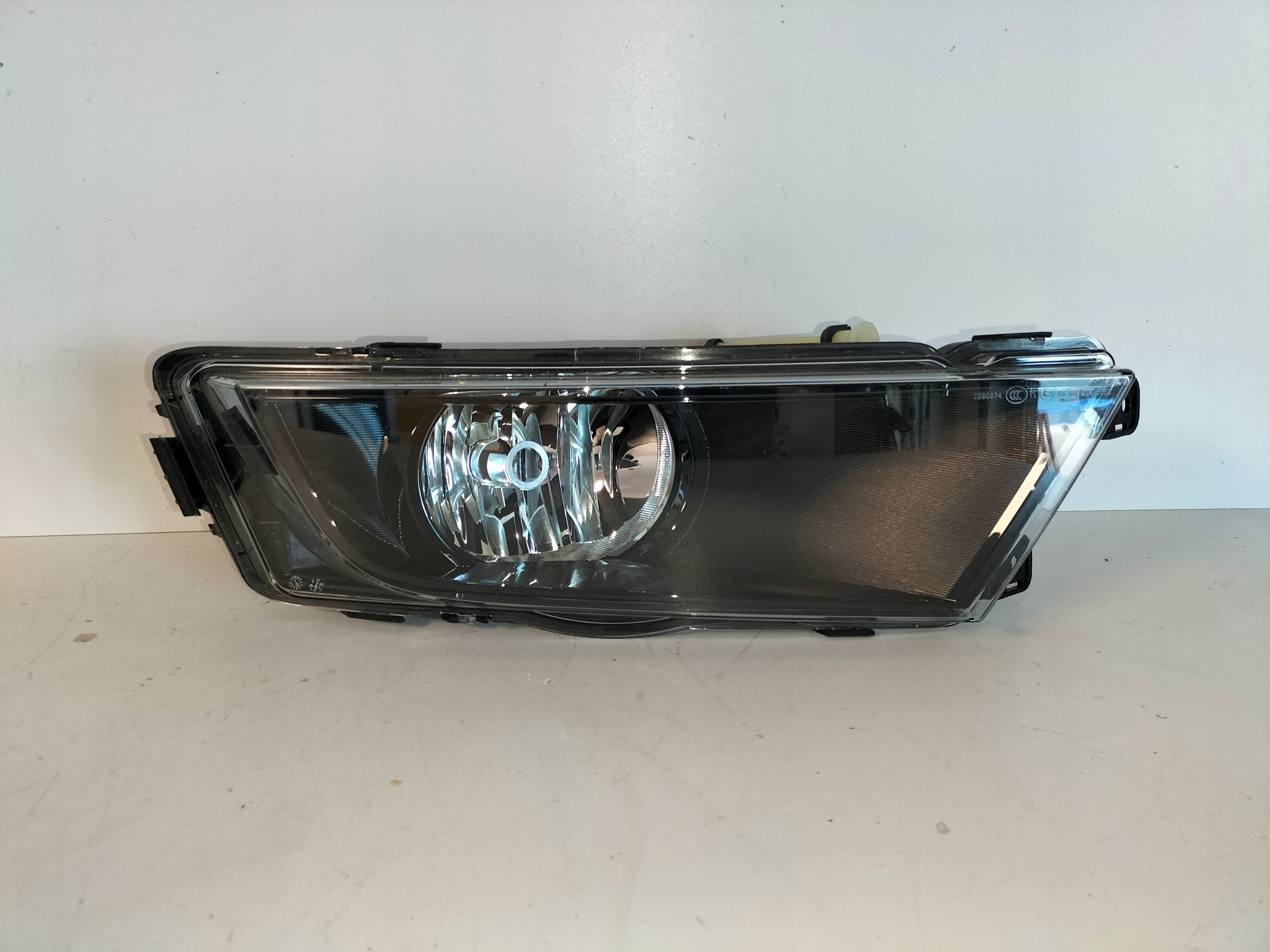 fog light light right SKODA OCTAVIA III 13-17