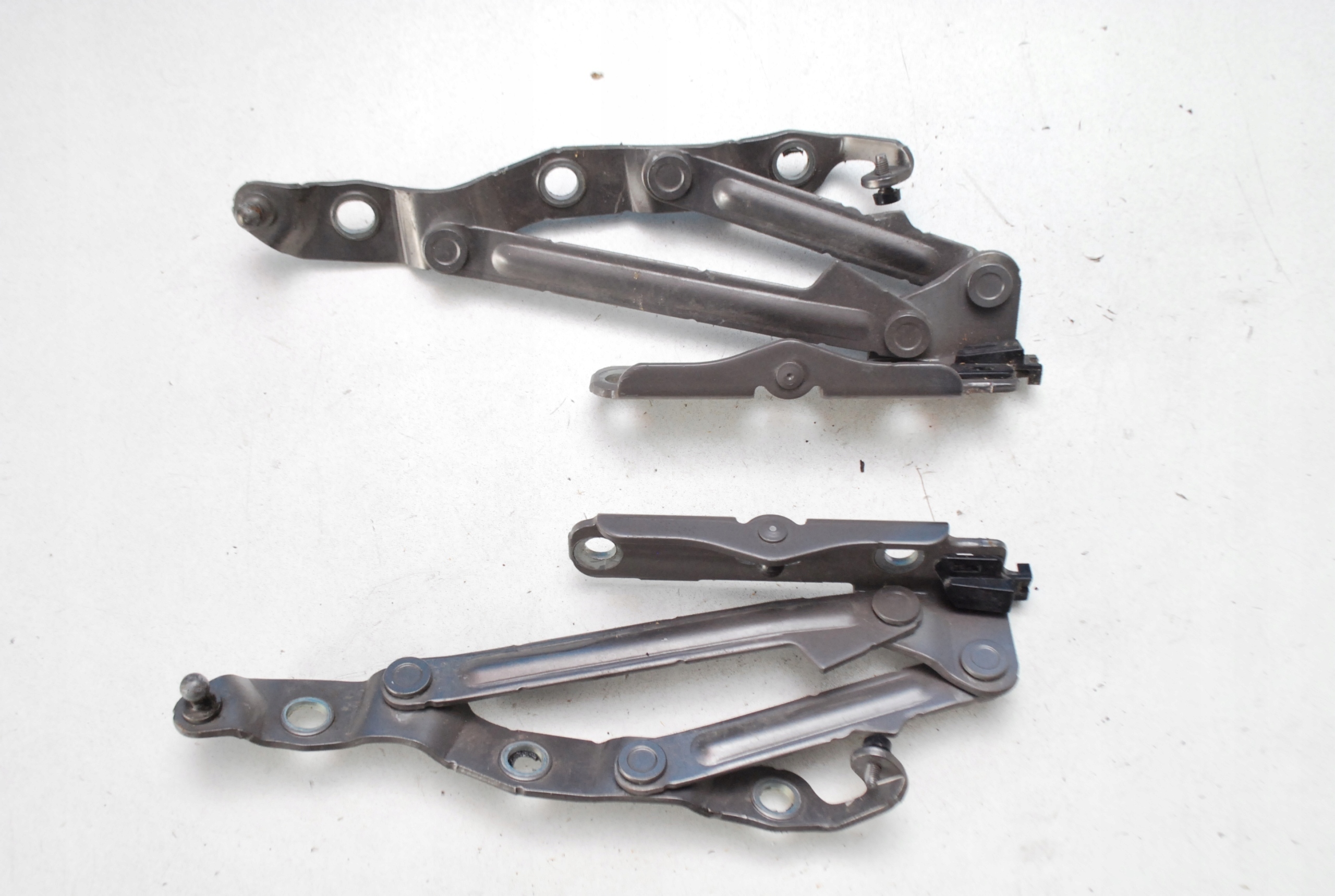 ZAWIASY KLAPY tyl Infiniti G37X SEDAN 5d 12r