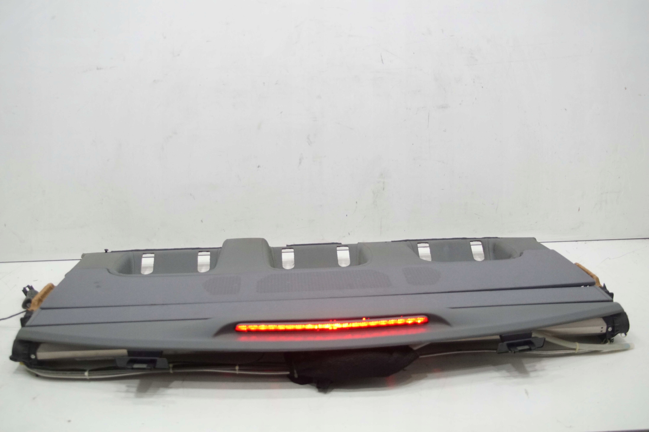 A2216901649 - Жалюзі задні жалюзі 3 стоп полку MERCEDES W221