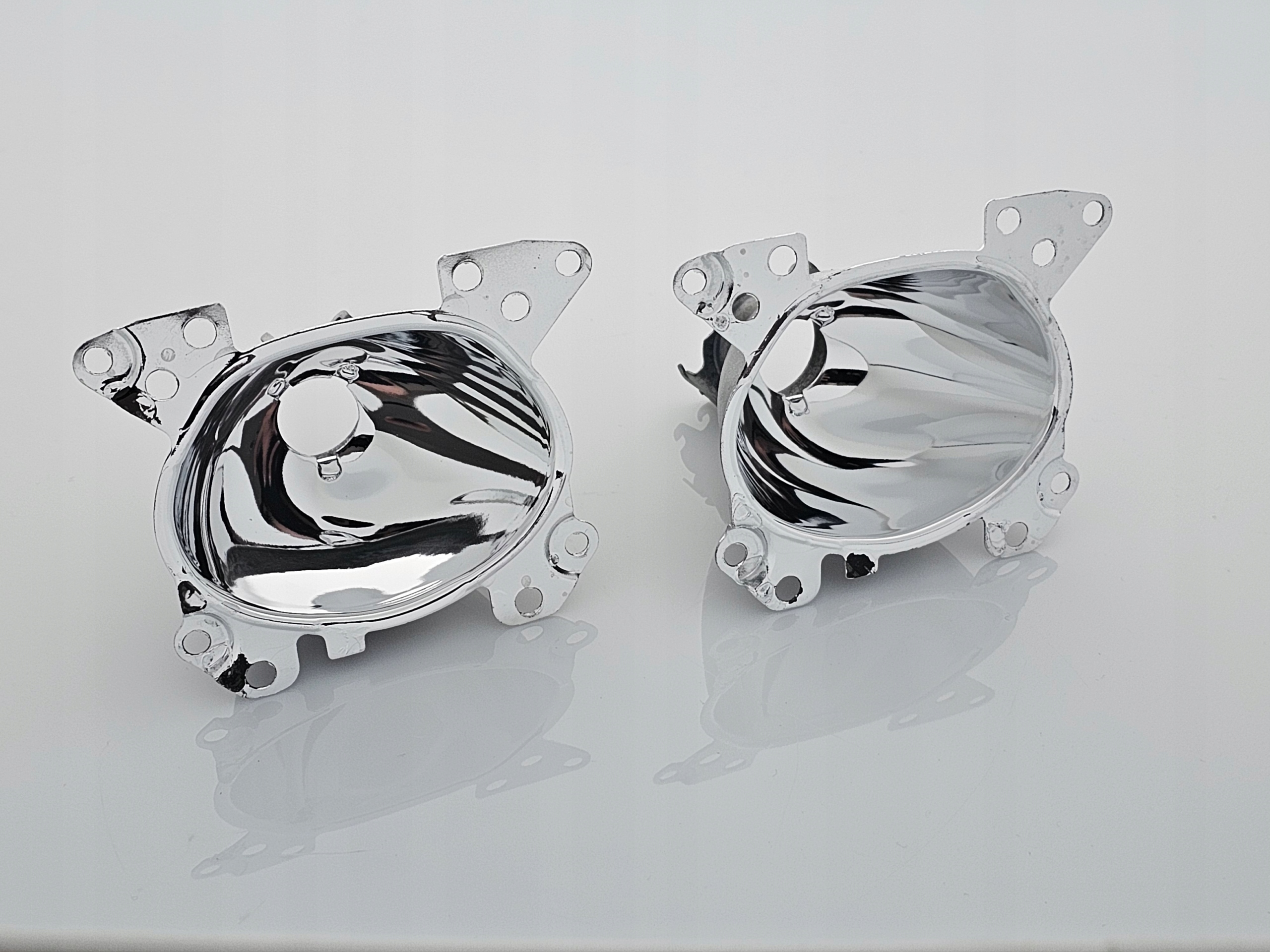 ODBŁYŚNIK SOCZEWKI REFLEKTORA VOLVO V50 S40 AL H7 Numer katalogowy części ODBŁYŚNIK SOCZEWKI AUTOMOTIVE LIGHTING H7