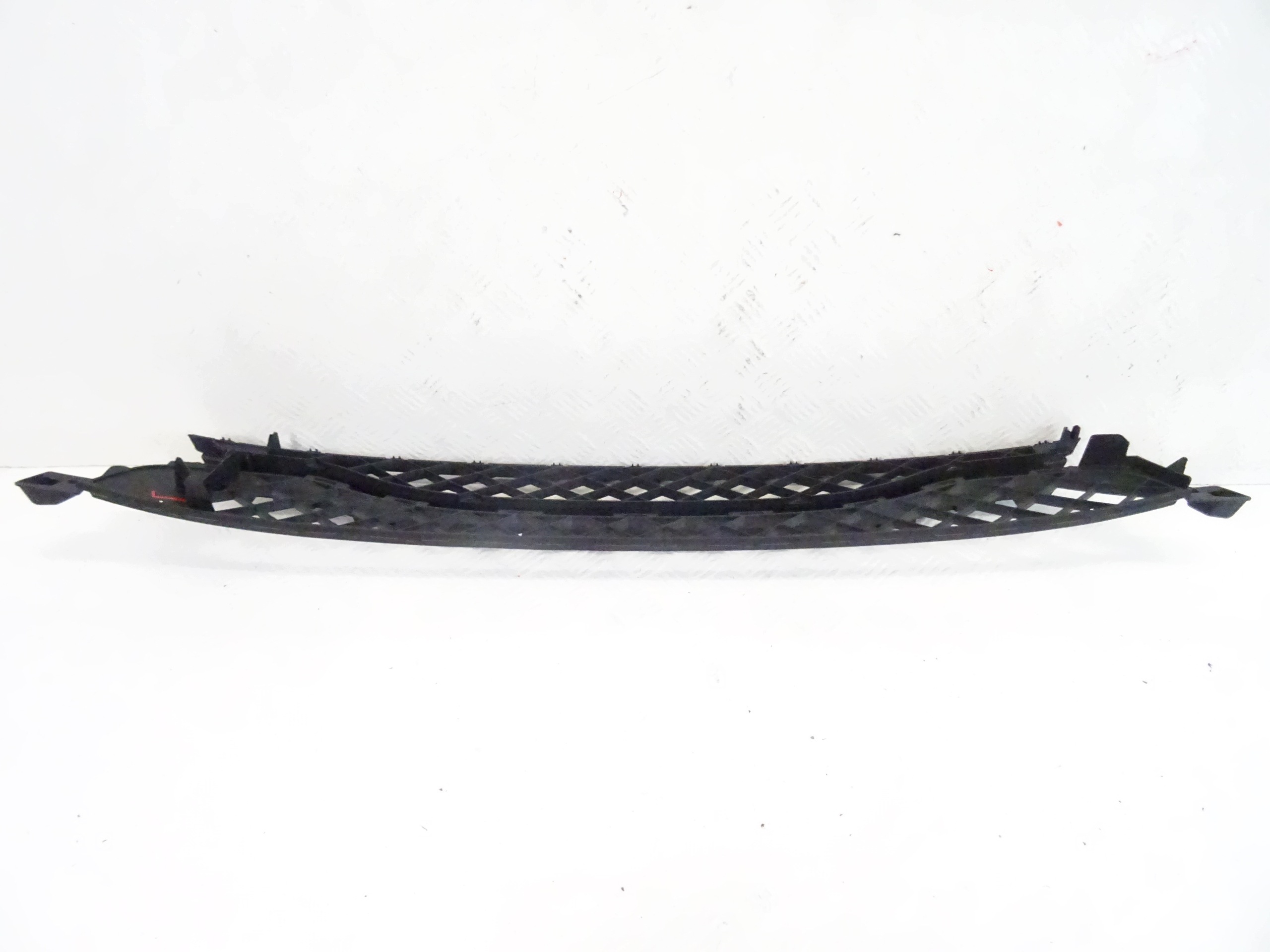 grid of a bumper front central RENAULT CLIO III RS 8200899585