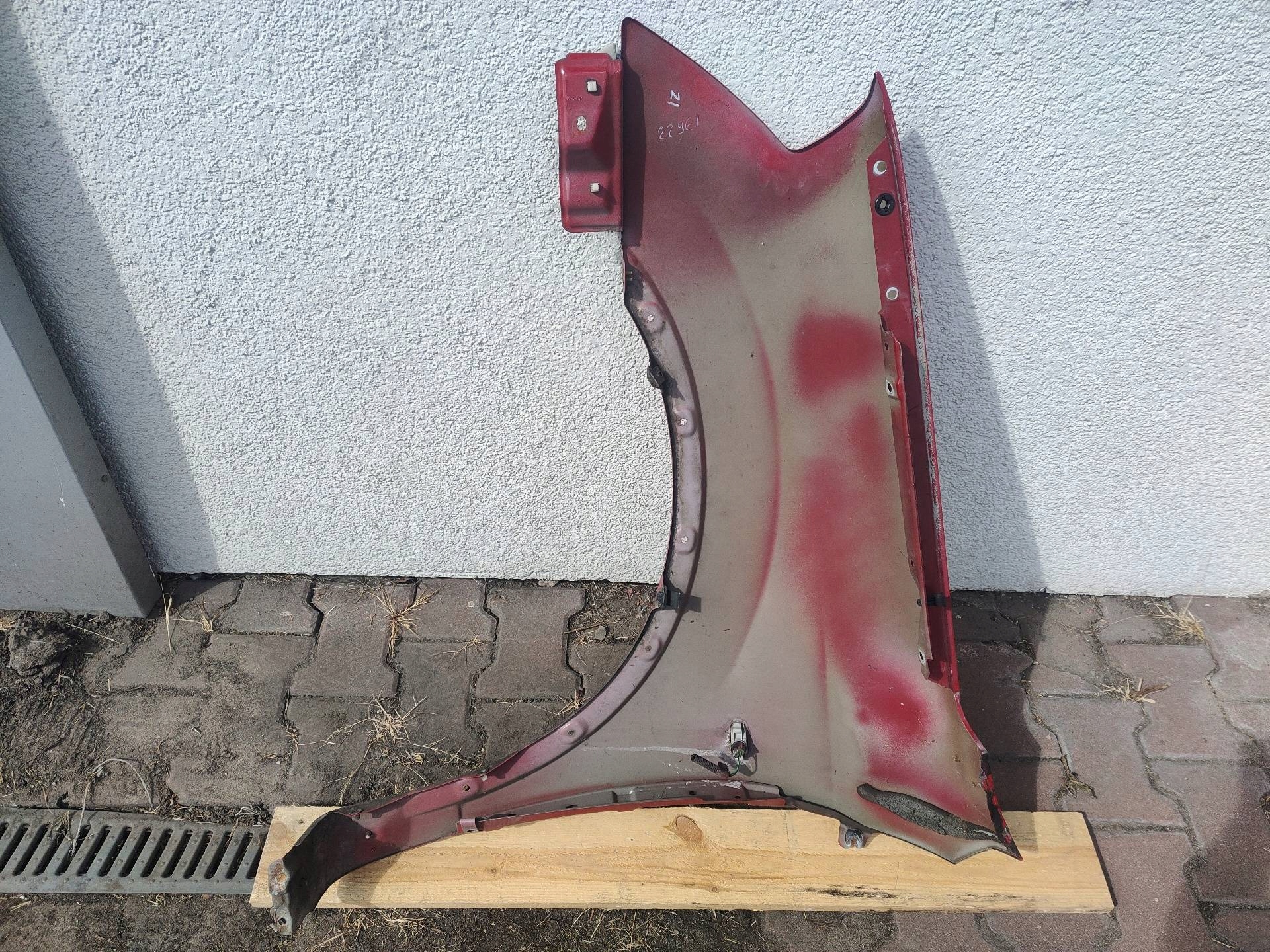 fender front right side Nissan Qashqai J10 2008