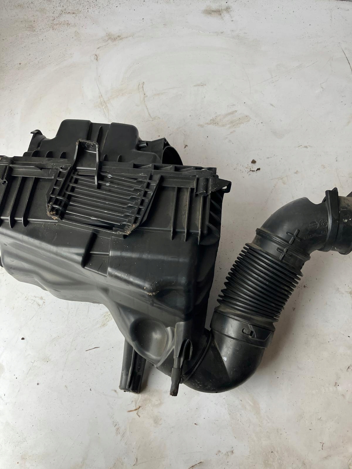 Gehäuse filter luft C5 III X7 3.0 HDI