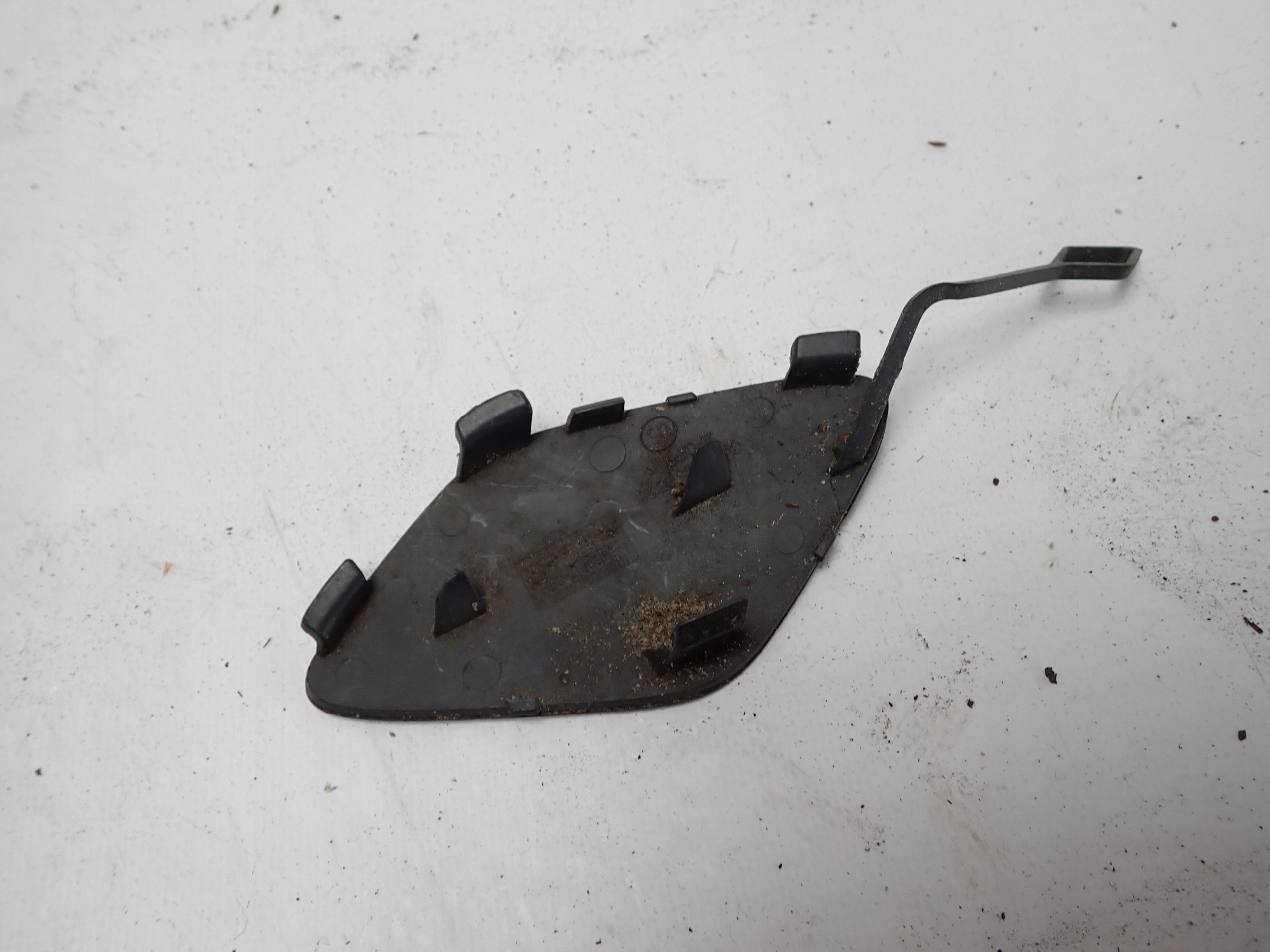 MERCEDES E KLASA W212 LIFT 13-16 towing hook cap W bumper front front