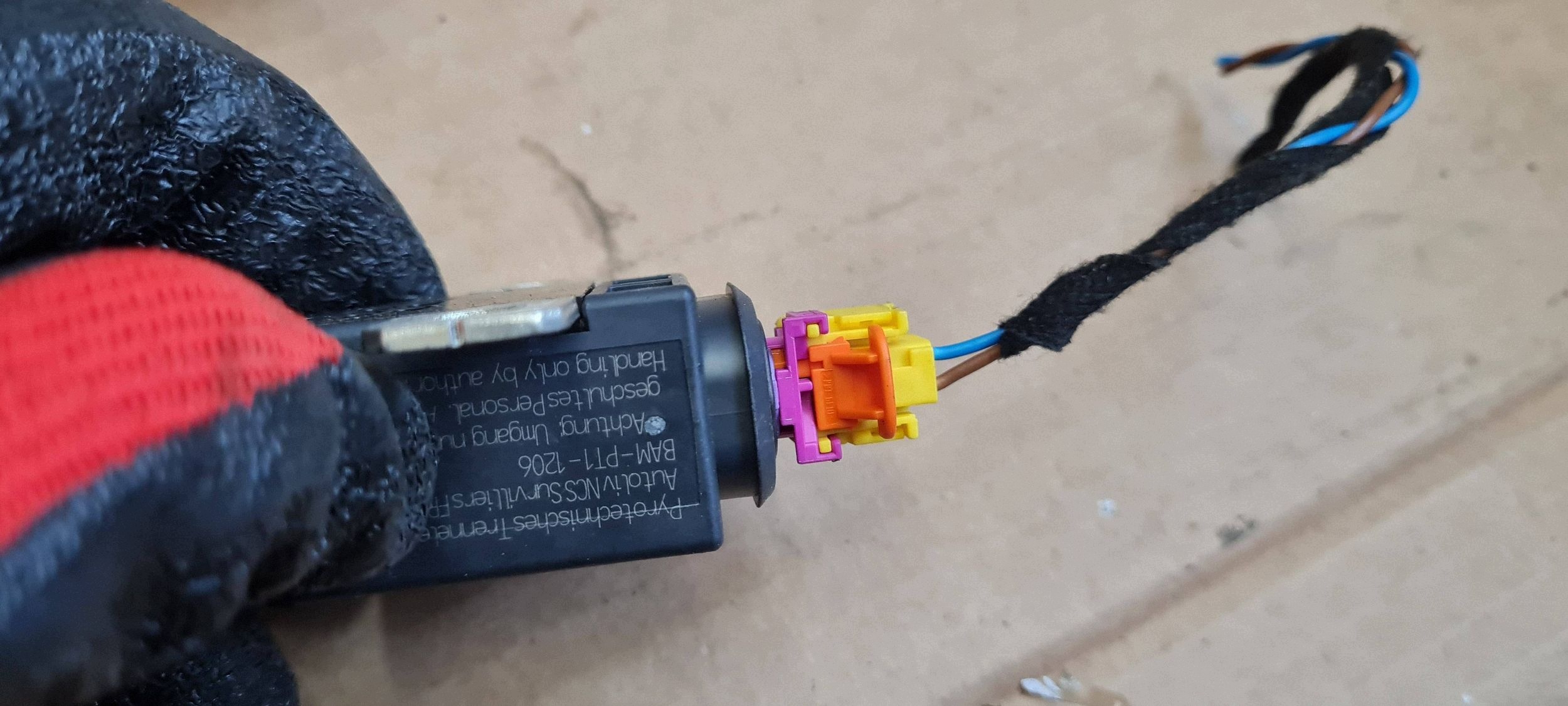 A7 4G Sicherungen PIROTECHNICZNY A4 B8 S4 A5 Q5 A6 C7 4G 4F0915519
