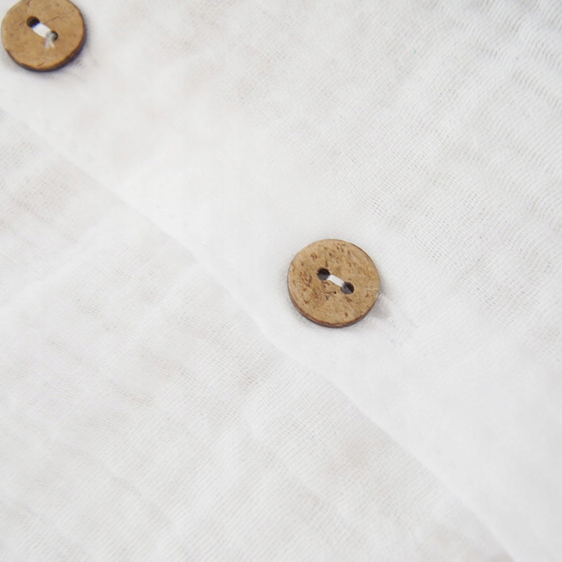 Elegancka koszula z miękkiego muślinu dla chłopca 104 Kolor biały