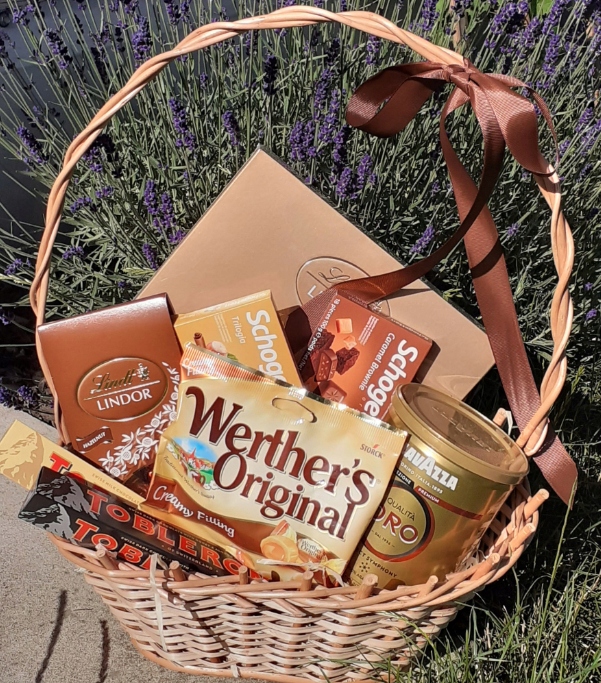 Dárkový koš sladkostí košík Bonus Lístek