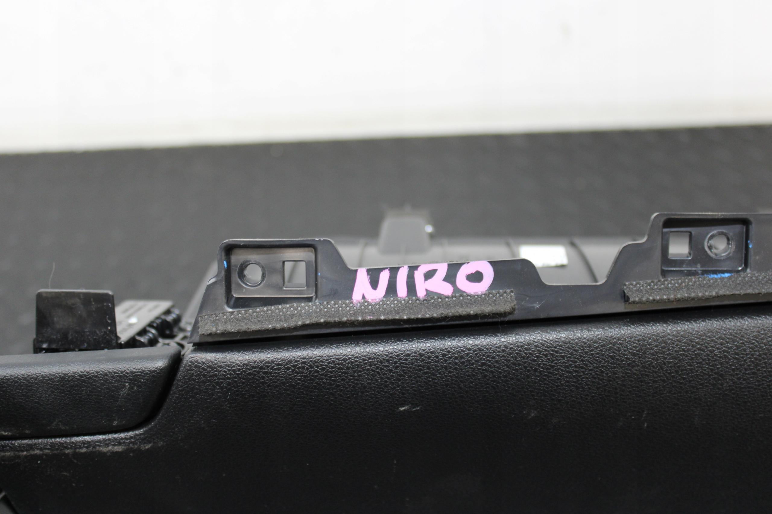 passenger compartment consoles KIA NIRO 1 and 16-18