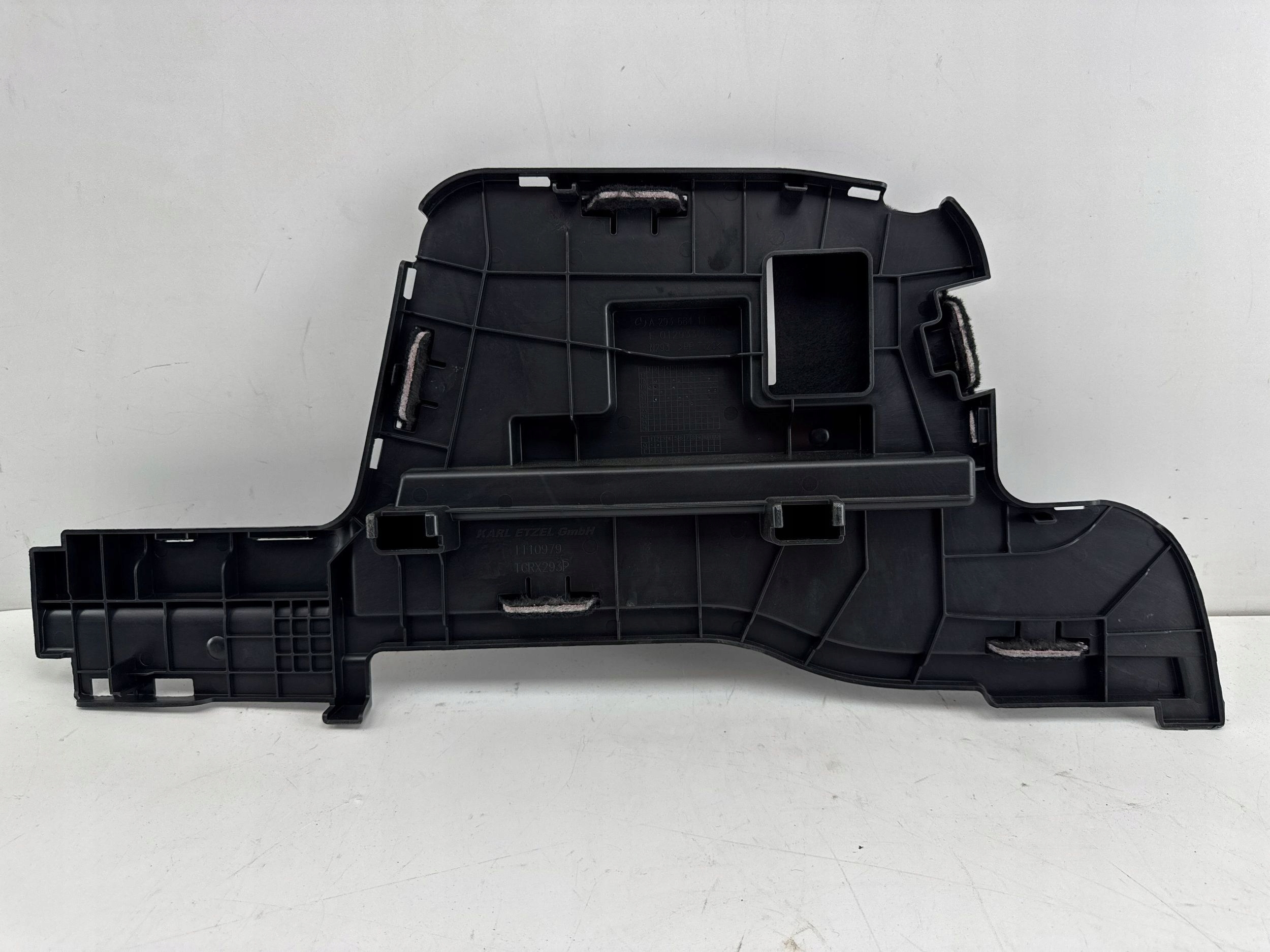 mercedes-benz EQC 2022 защита задняя консоль средняя