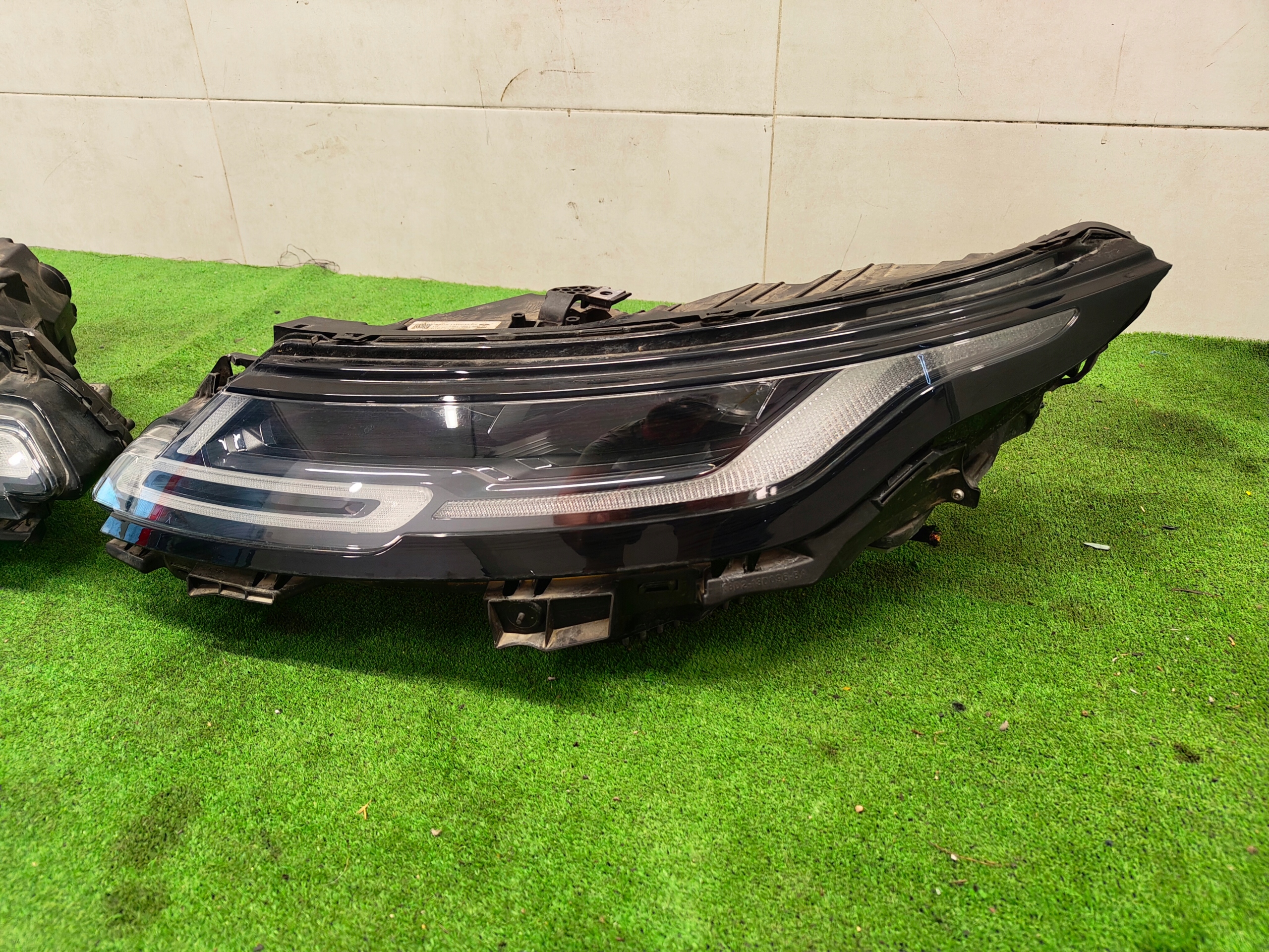 RANGE ROVER EVOQUE L551 light front MID LED K8D2-13W029-EF K8D2-13W030-EF