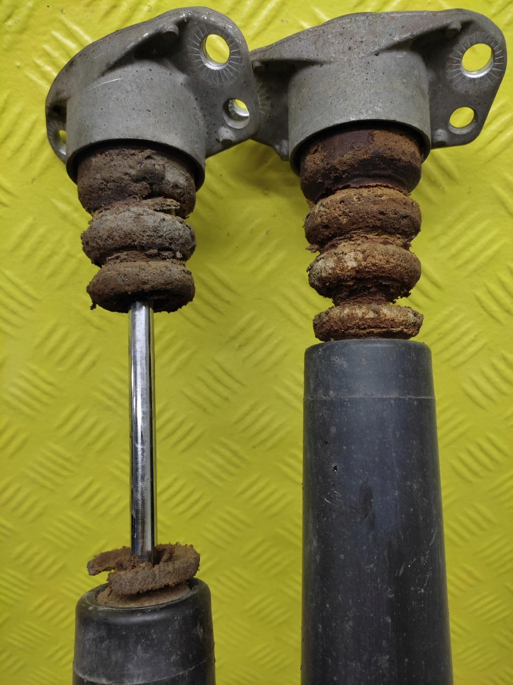 SKODA RAPID II LIFT 1.6 TDI HB shock absorbers springing rear part