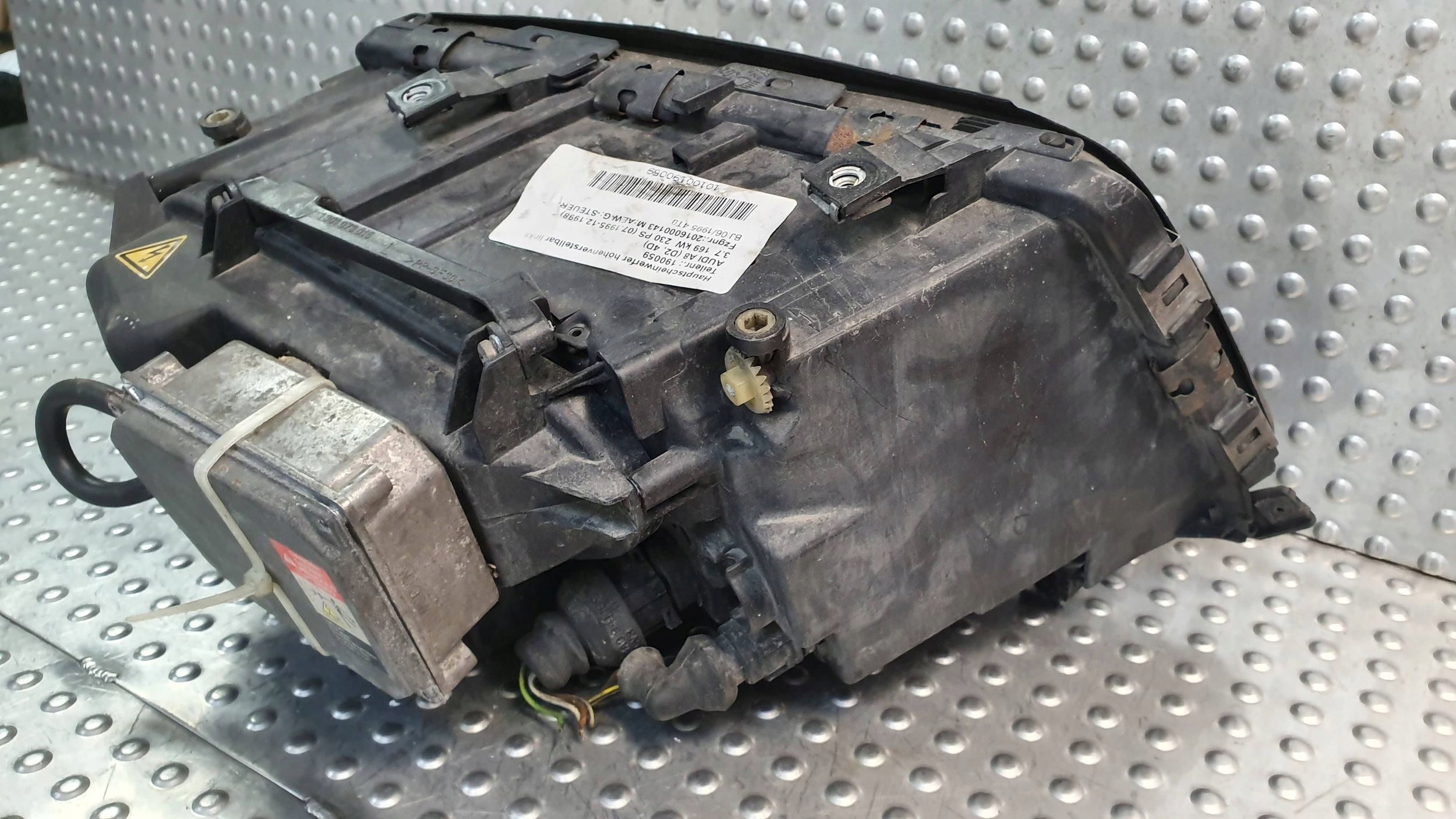 light front left XENON AUDI A8 D2 94
