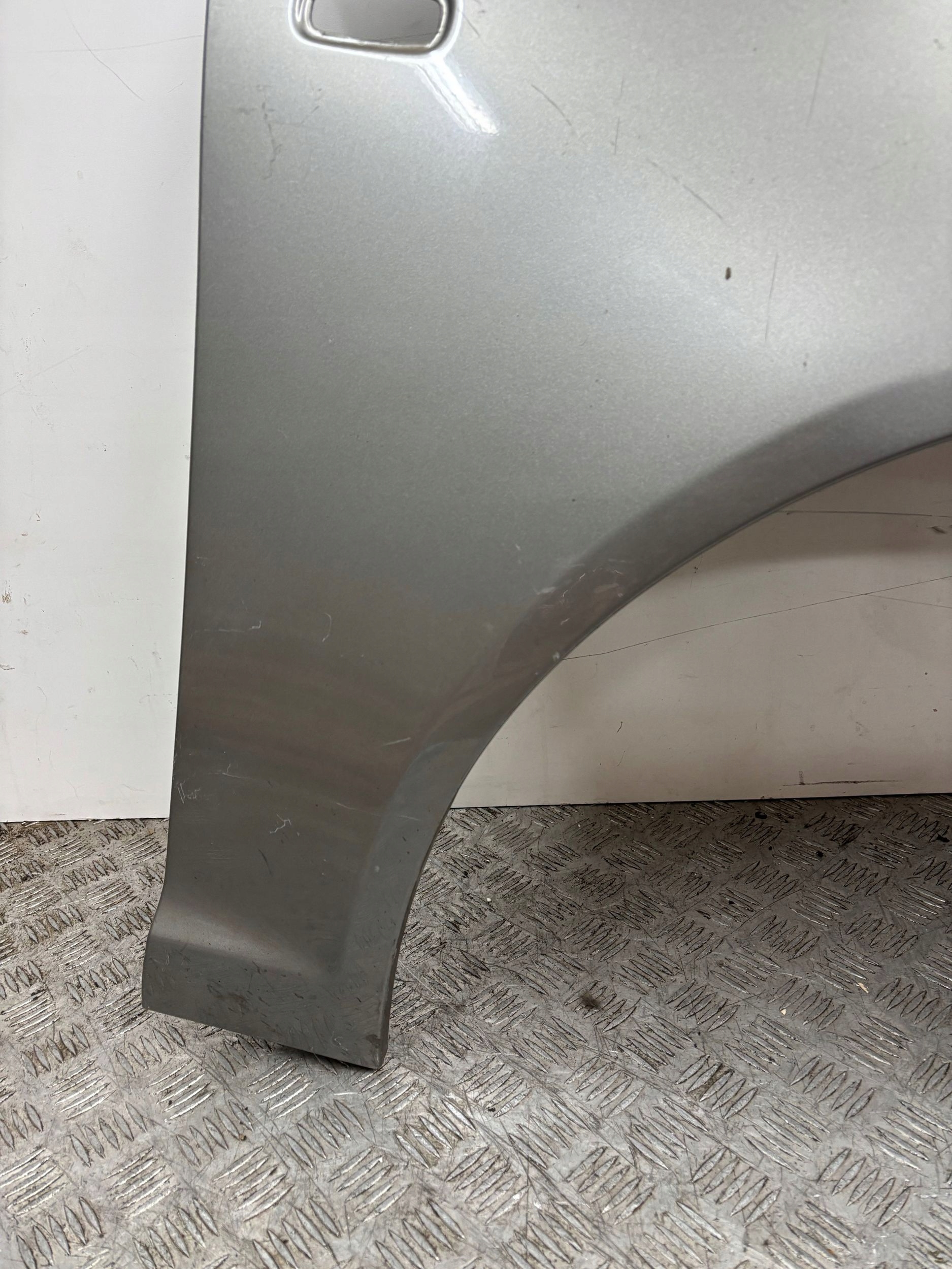 fender front front right AUDI A6 4F 04