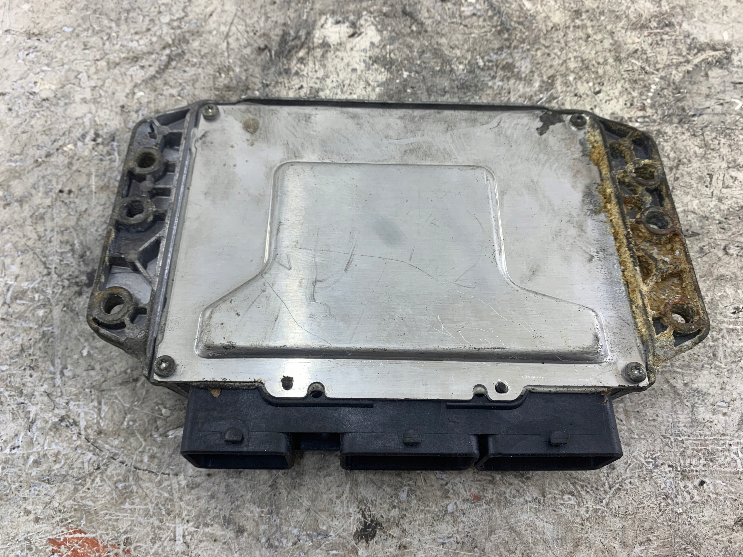 RENAULT LAGUNA II 2.0 T control unit of the engine computer 8200444583