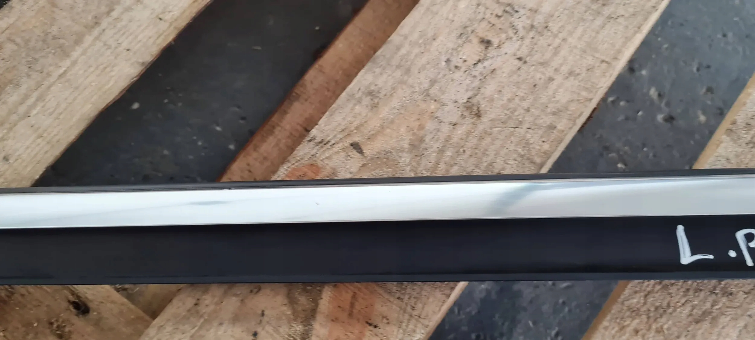 SQ5 8R Q5 LIFT moulding door dust left left front CHROM 8R0853283F