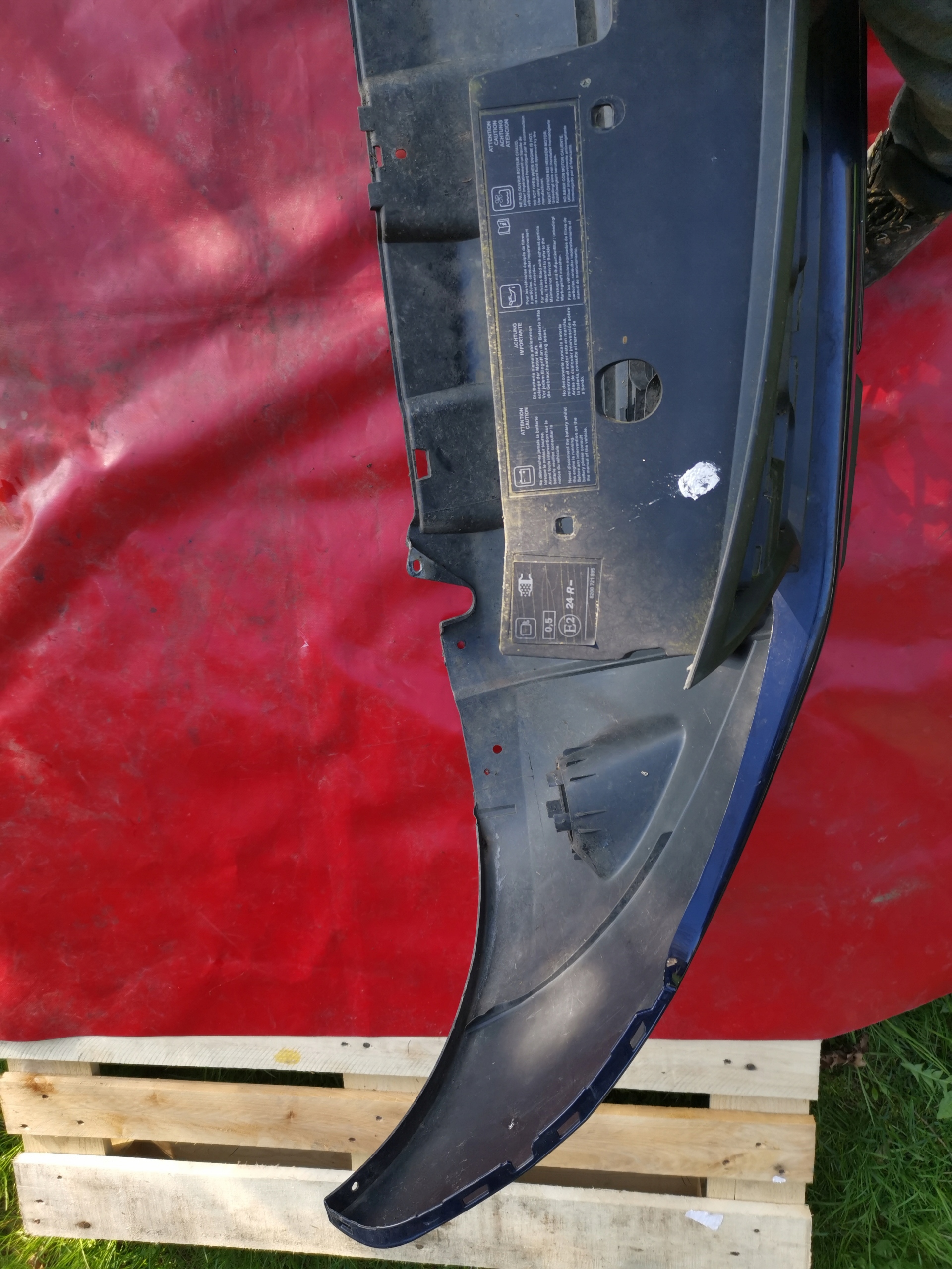 DACIA DUSTER 10-18 bumper front 620220025R 620220030r front