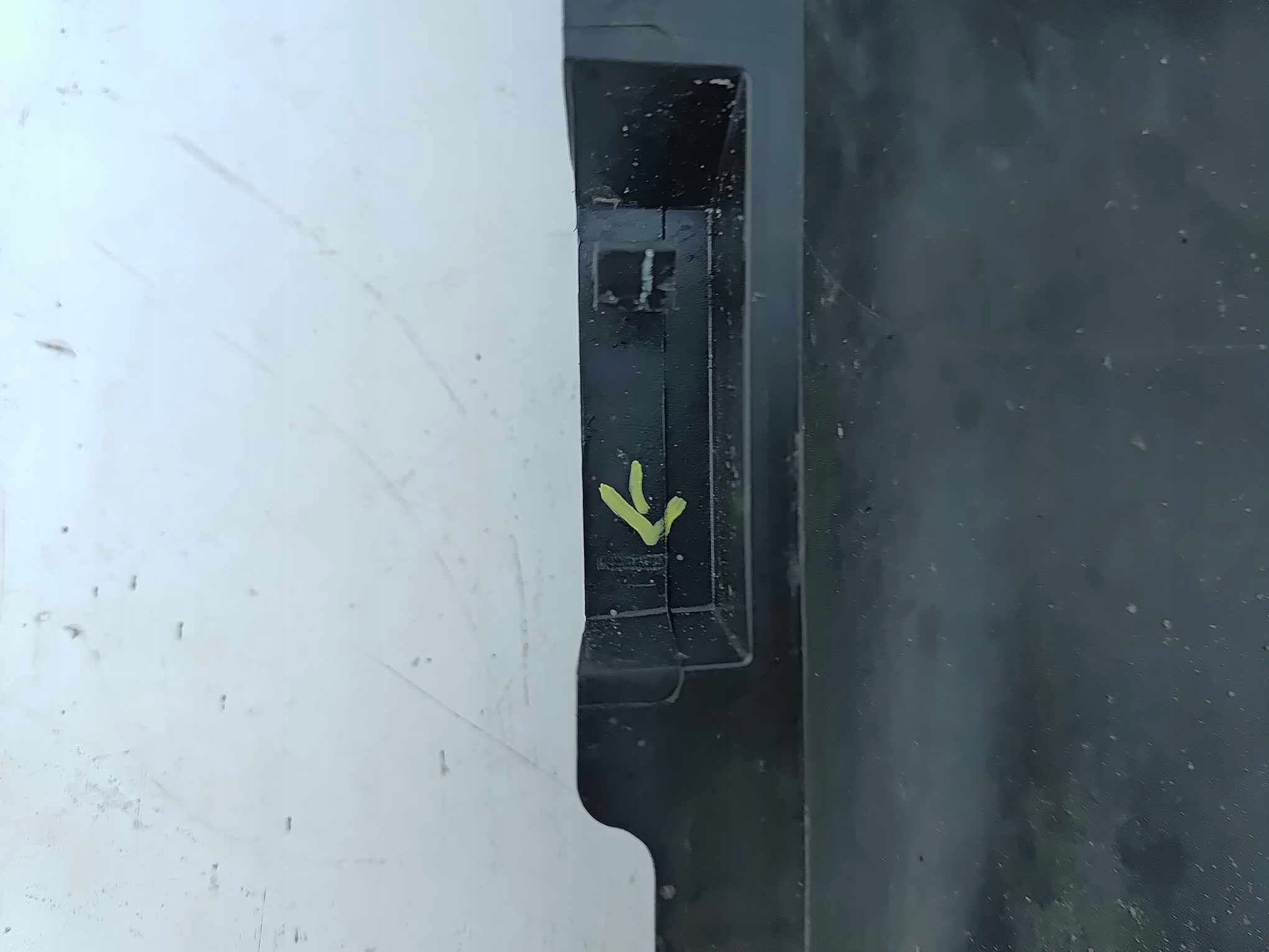 tesla MODEL S впуск воздушный жалюзь 3520