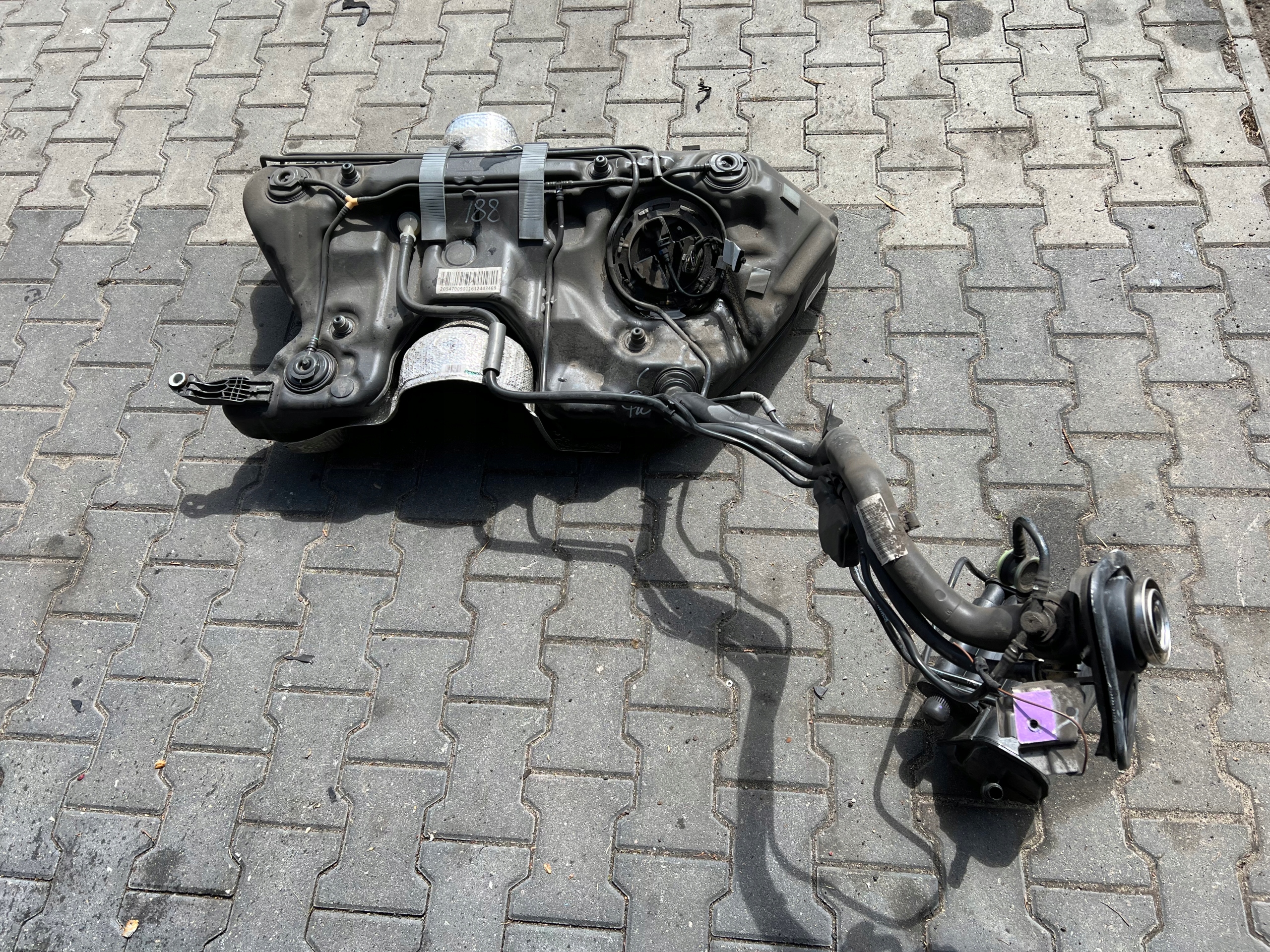 A2054700901, 2054700901 - Топливный бак Mercedes C Class W205