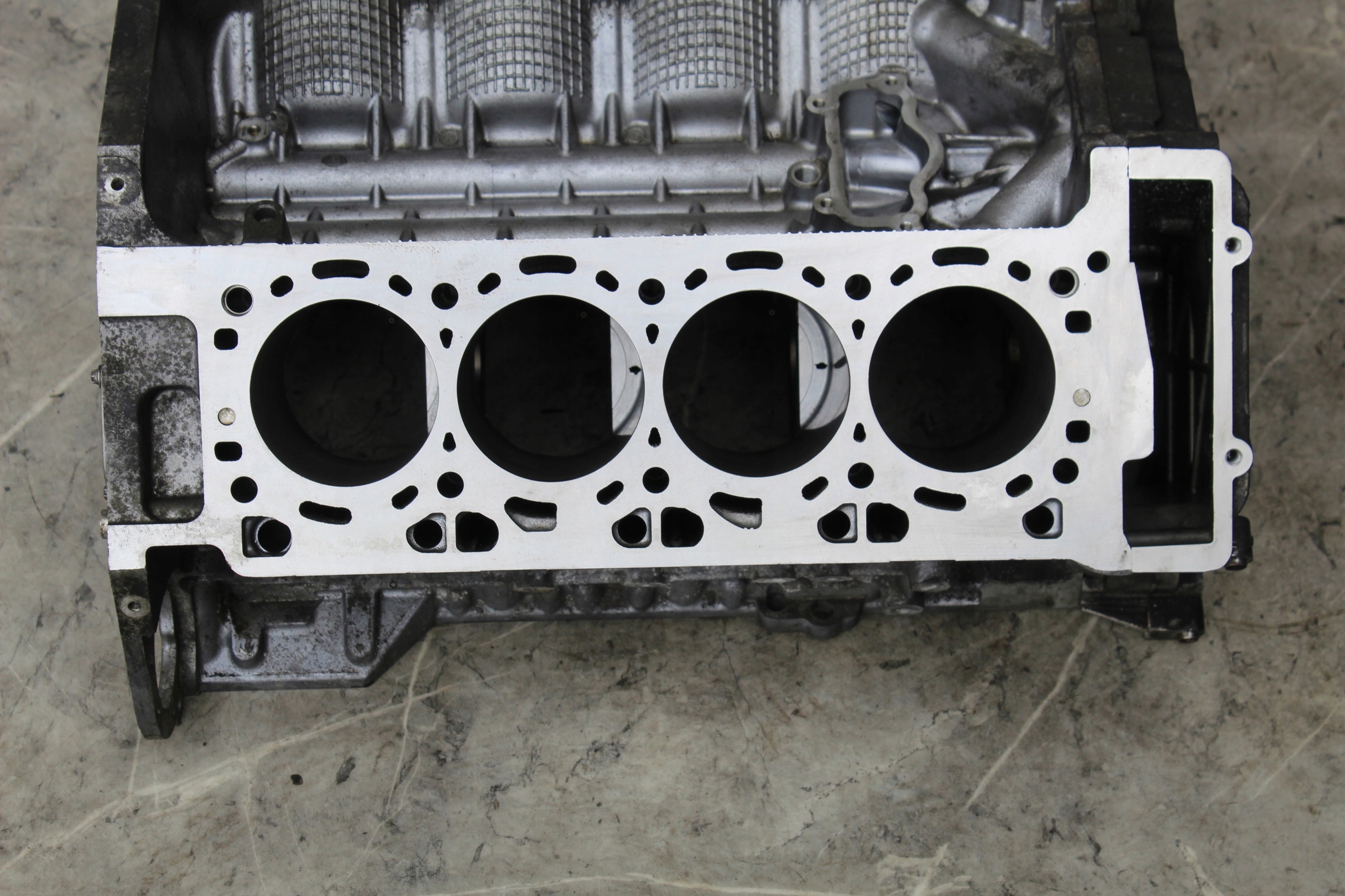 BLOK SILNIKA BMW N63B44 7843360 7567643 Typ silnika Benzyna