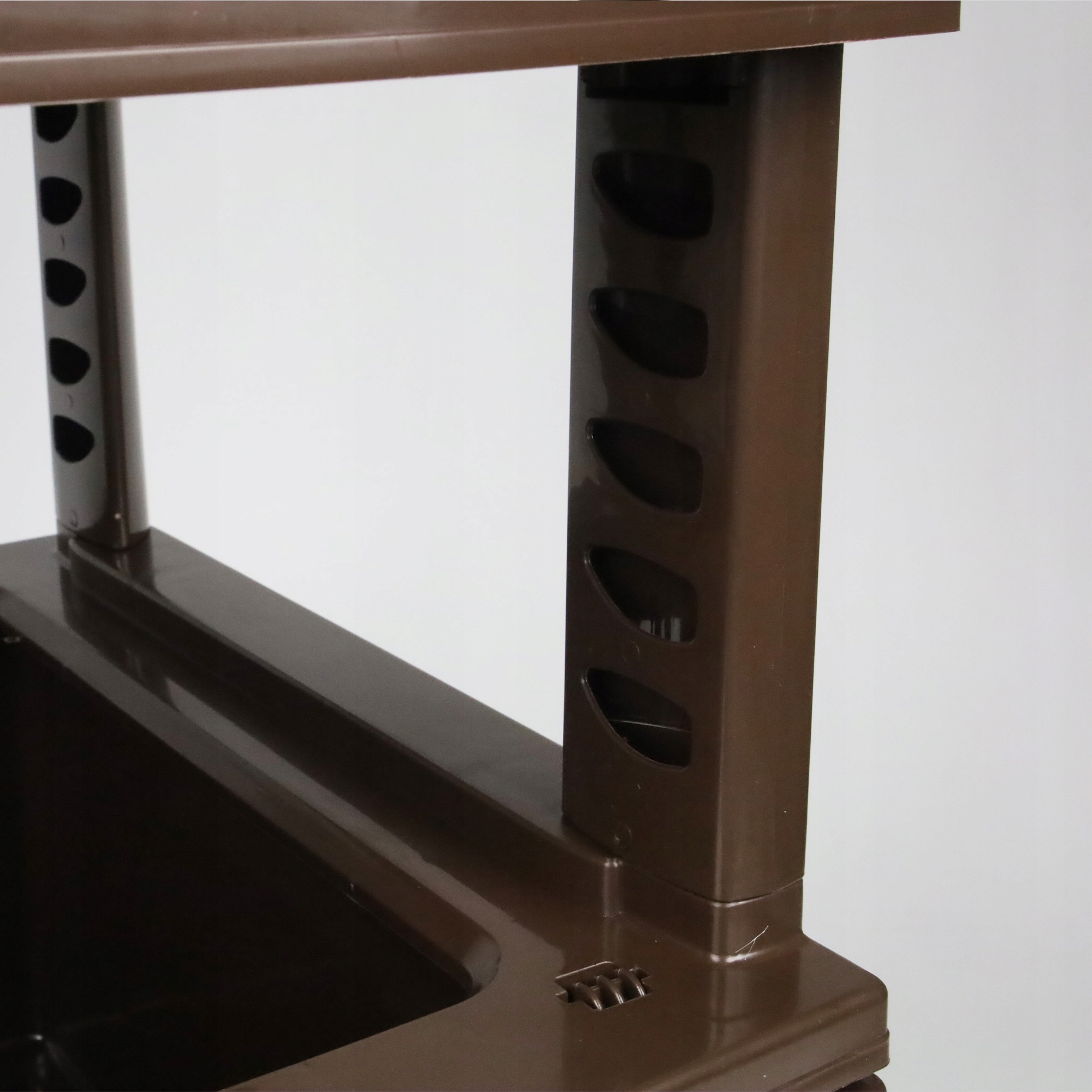 REGAŁ ŁAZIENKOWY BRĄZOWA KOMODA STOJAK SŁUPEK SZAFKA Z 4 KOSZAMI RATTAN