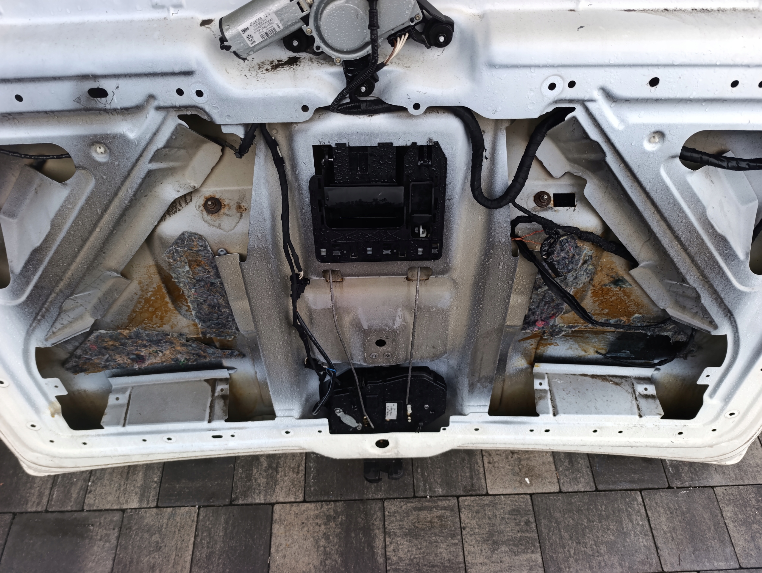 trunk door cover boot rear part VW T5 T5 LIFT biala