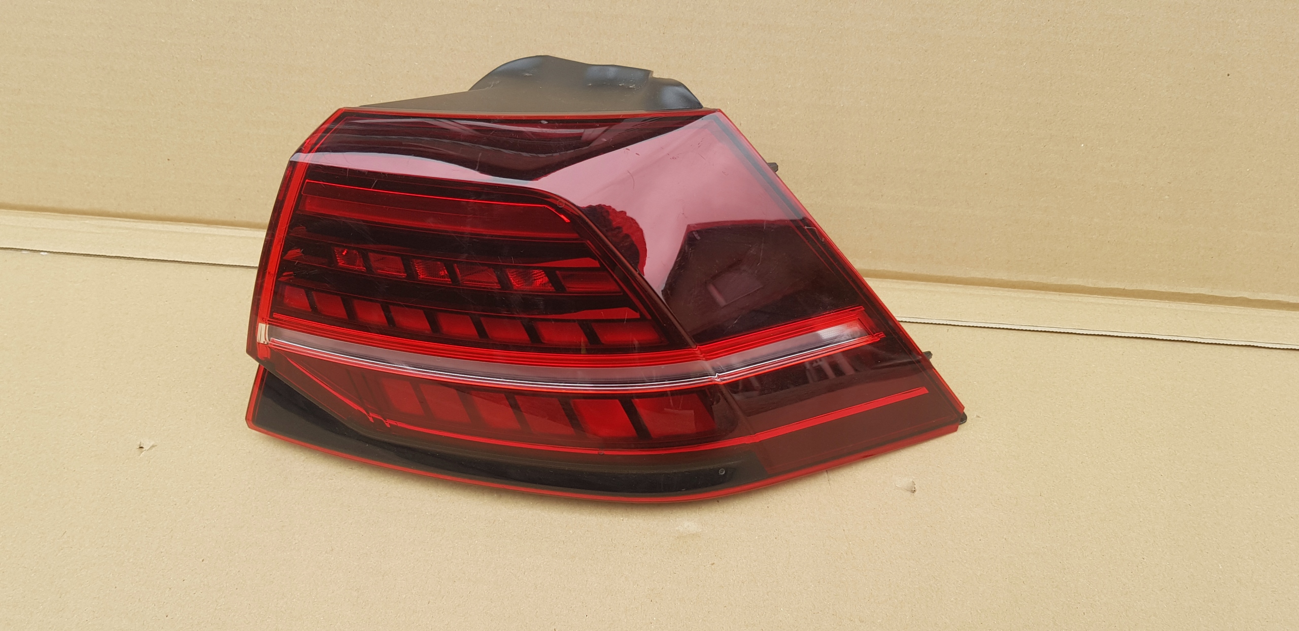 VW GOLF VII LIFT 5G0 R-LINE PRAWA TYLNA LAMPA 5G0945208G