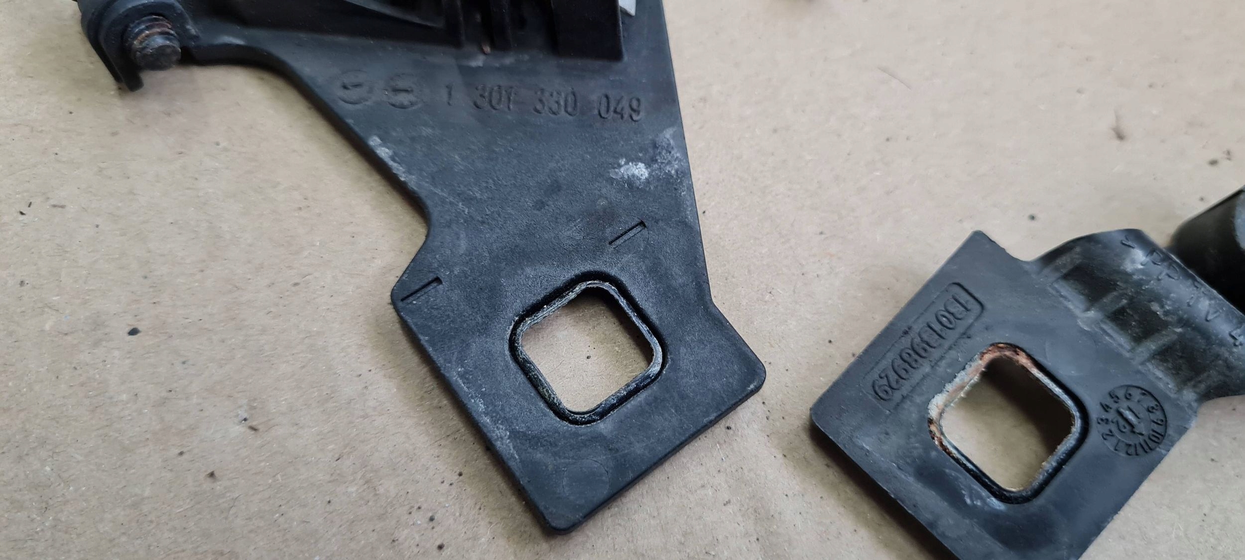 A5 8T LIFT S5 bracket holder lights left left front 1301330049 A4 B8 S4