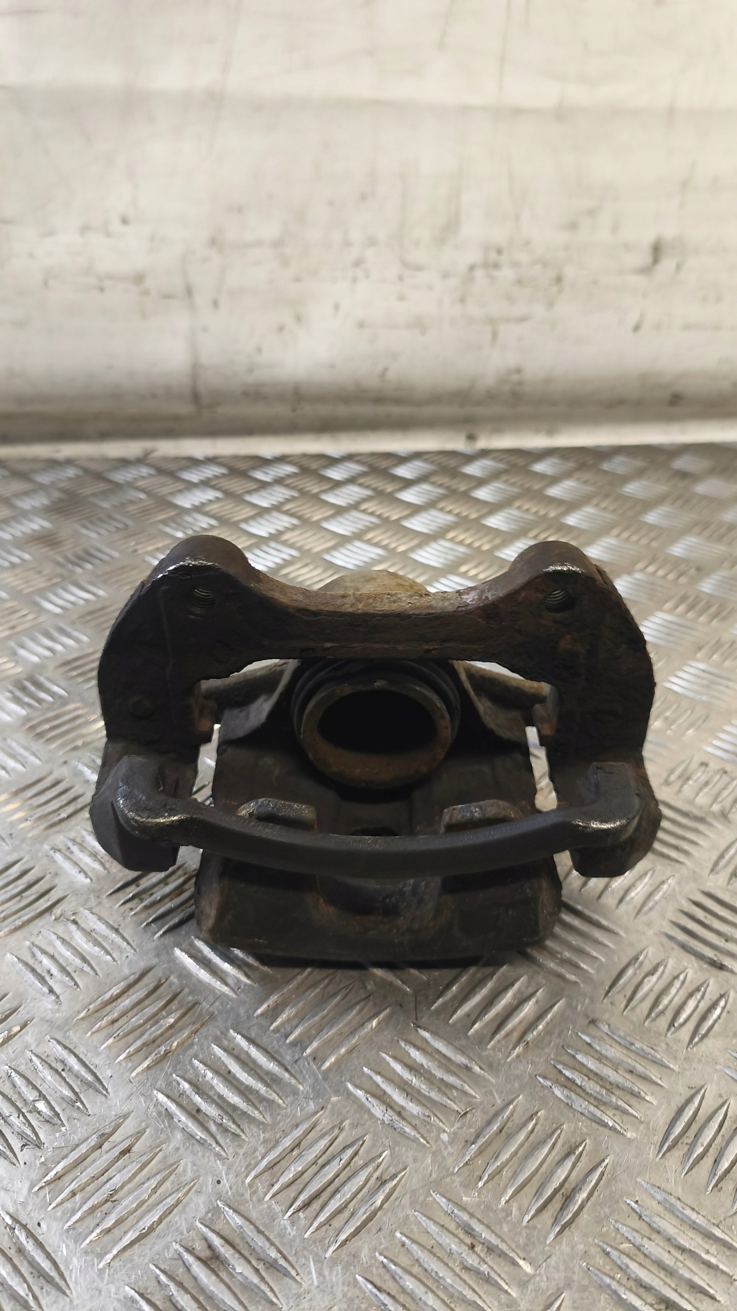 caliper brake left front OPEL INSIGNIE A 2.0 CDTI