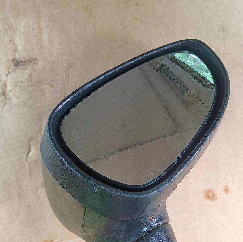 Ford Fiesta MK7 LIFT mirror right black, DC 6-PIN