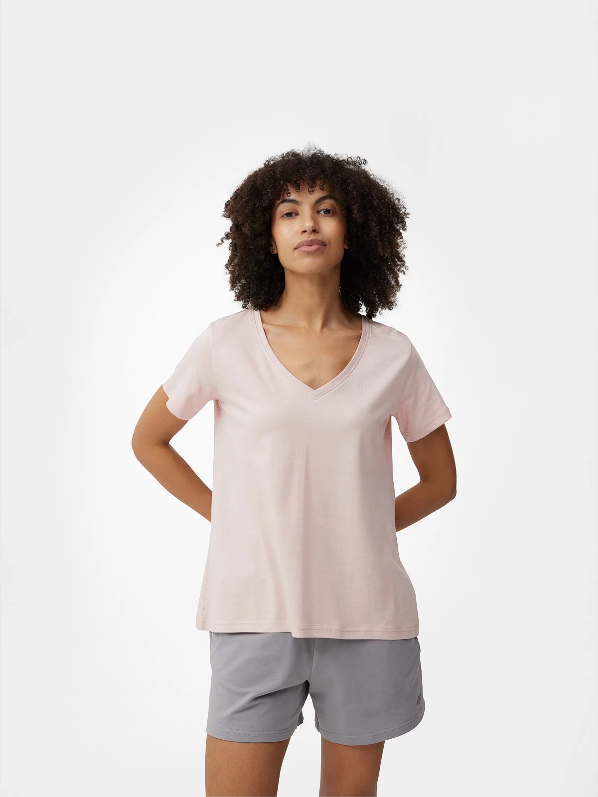 KOSZULKA DAMSKA 4F BAWEŁNIANA T-SHIRT SPORTOWY W SEREK DEKOLT V R L Marka 4F