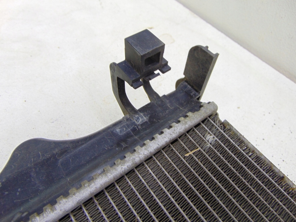 RENAULT KADJAR QASHQAI J11 CHŁODNICA WODY 214104EB0B Wersja Europejska