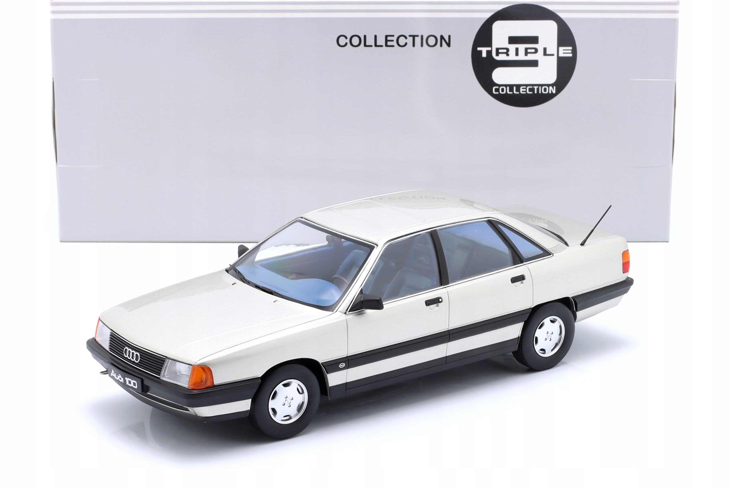 TRIPLE9 Audi 100 (C3) 1989 Zermat Silver met. 1:18 Akce
