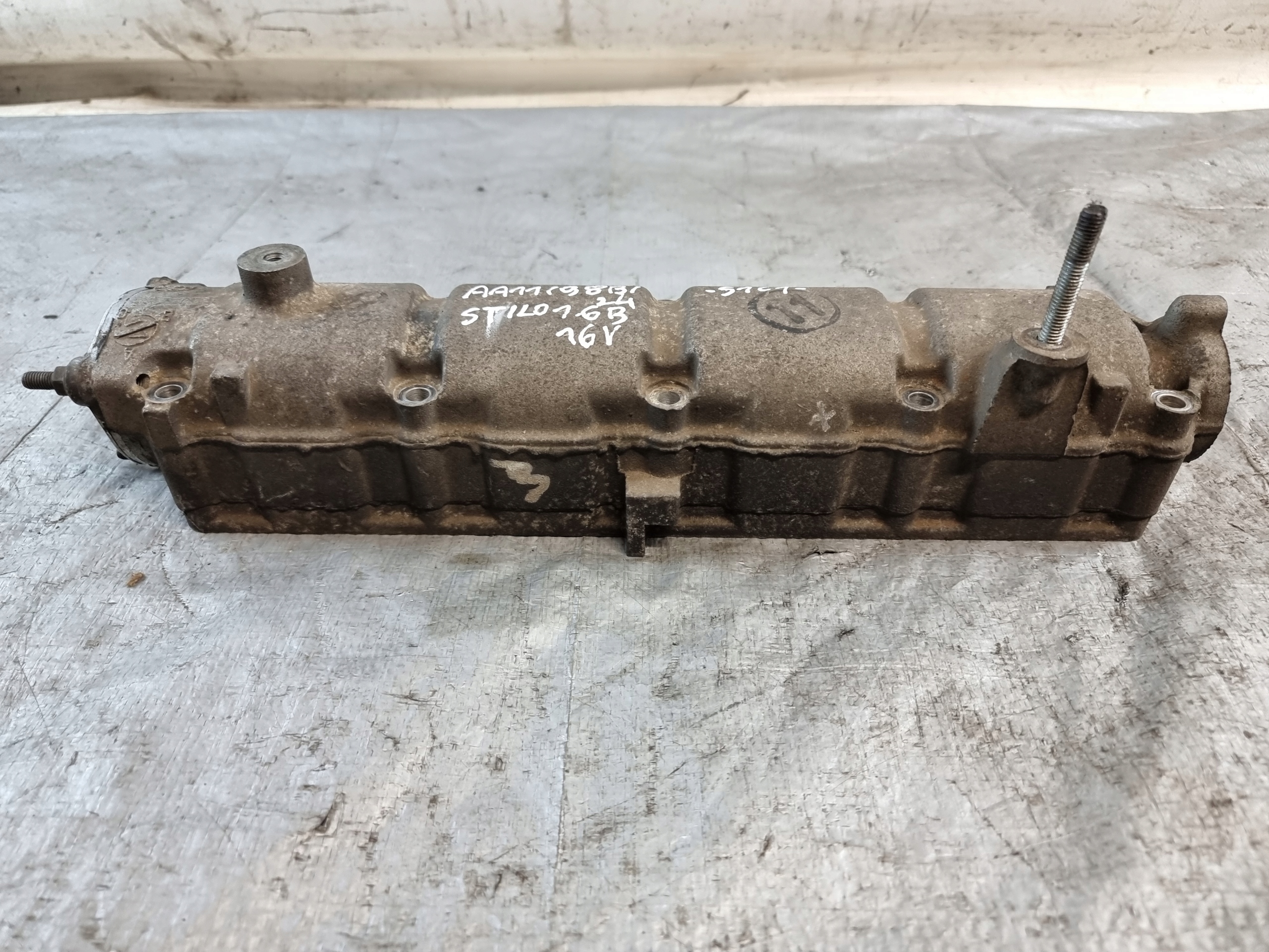 Arbre à cames Boîte Couvercle FIAT STILO 1.6B 16V