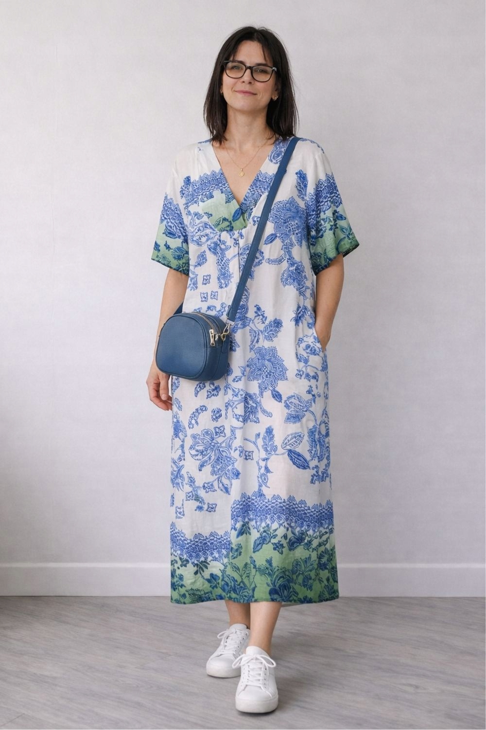Šaty dámská bílo-modrá boho V-neck lehká viskóza len Italská