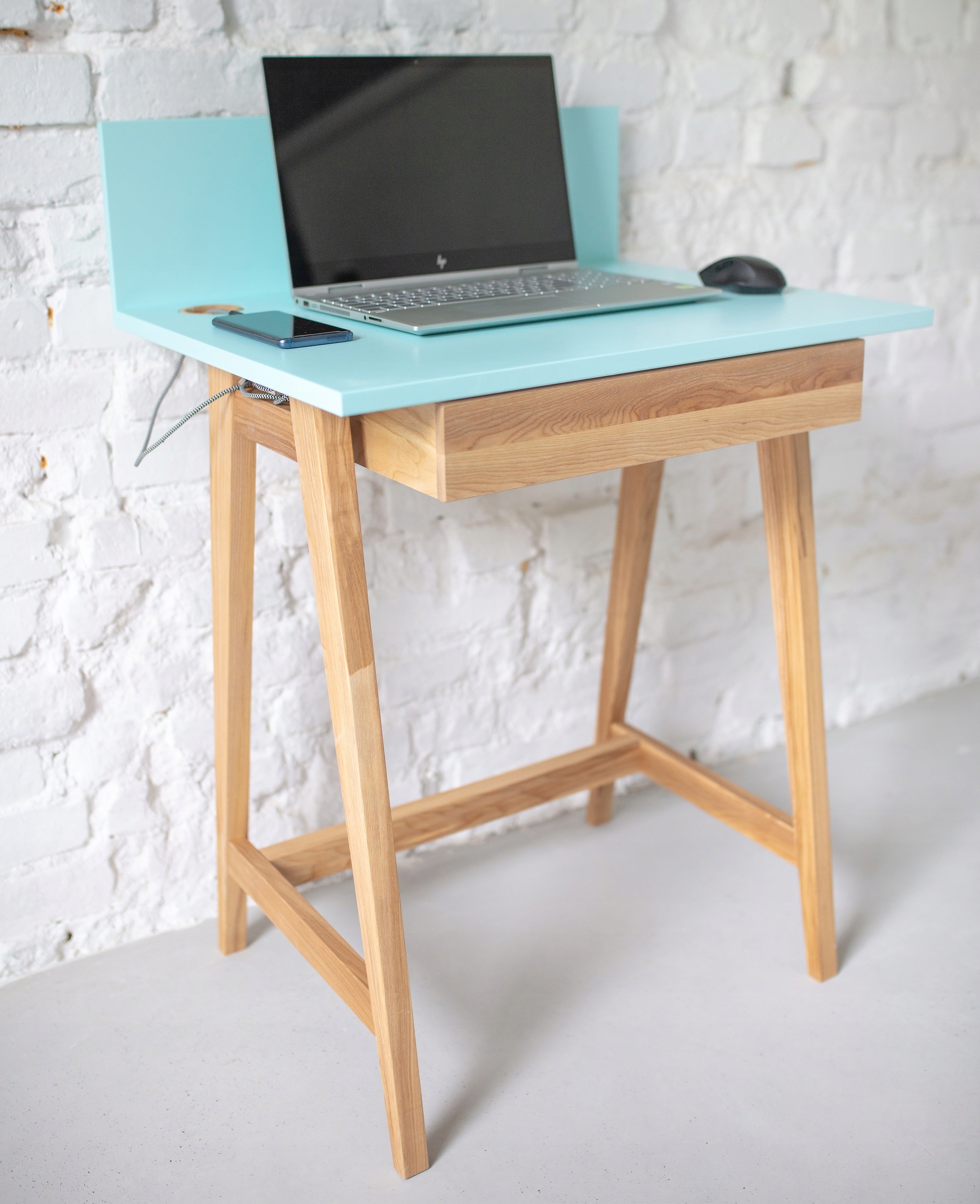 Małe biurko jesion biały blat 65x50 z szufladą Szerokość mebla 65 cm