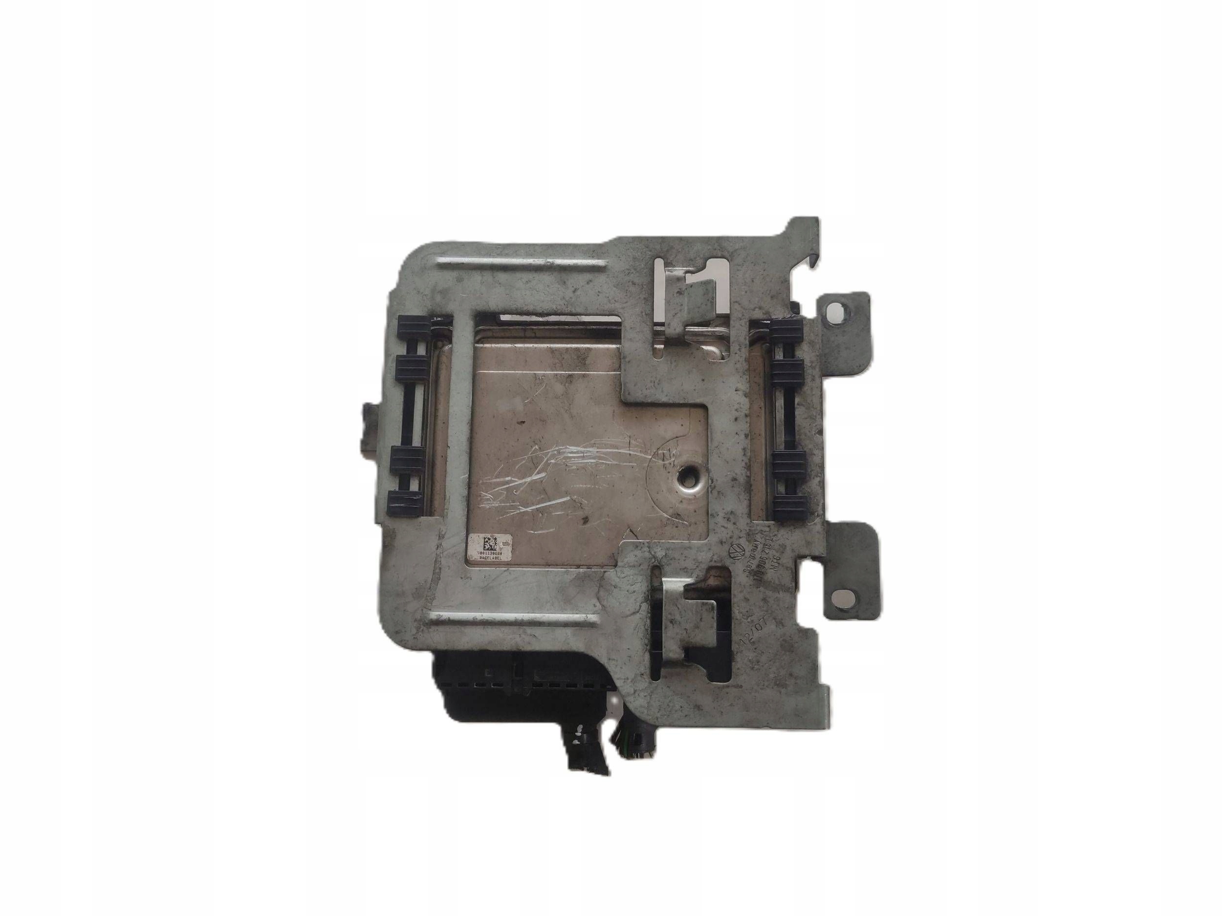 control unit ECU of the engine VOLKSWAGEN TOURAN 1.9 TDI 2007