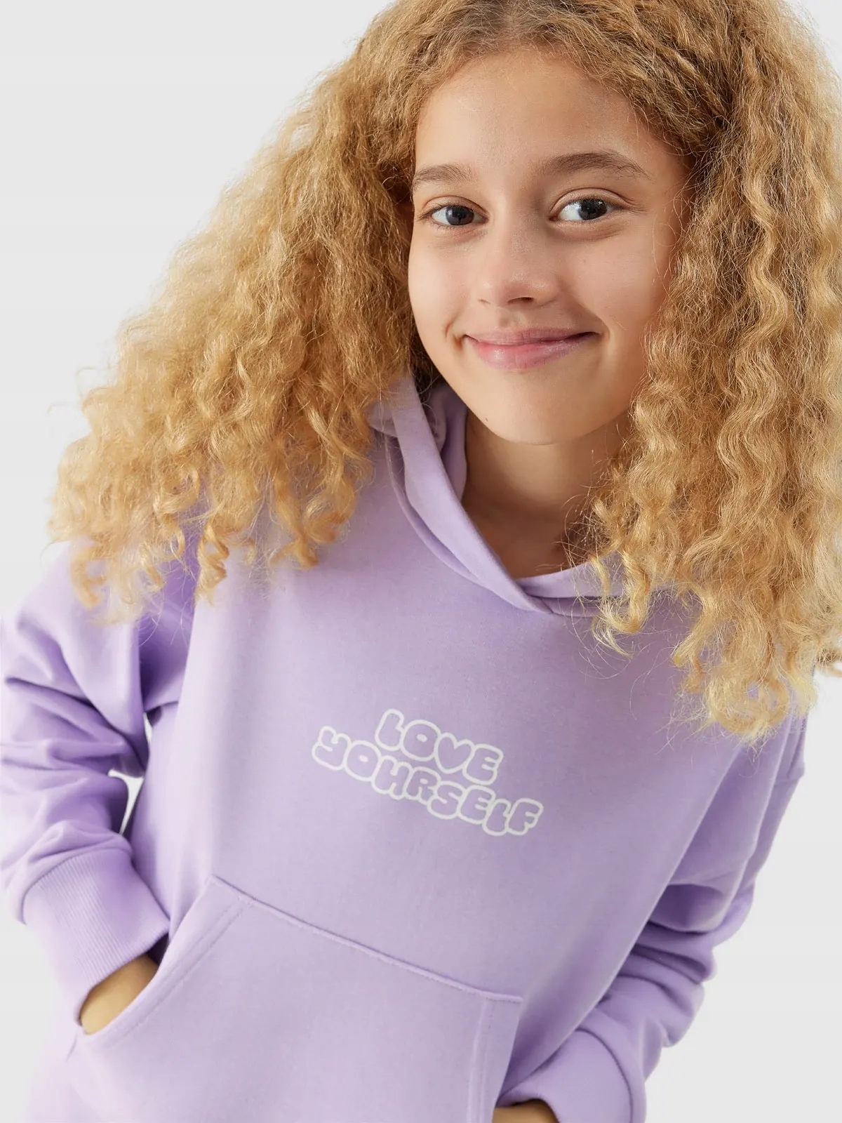 BLUZA DZIEWCZĘCA 4F DRESOWA Z KAPTUREM AW23F645 Rękaw długi rękaw